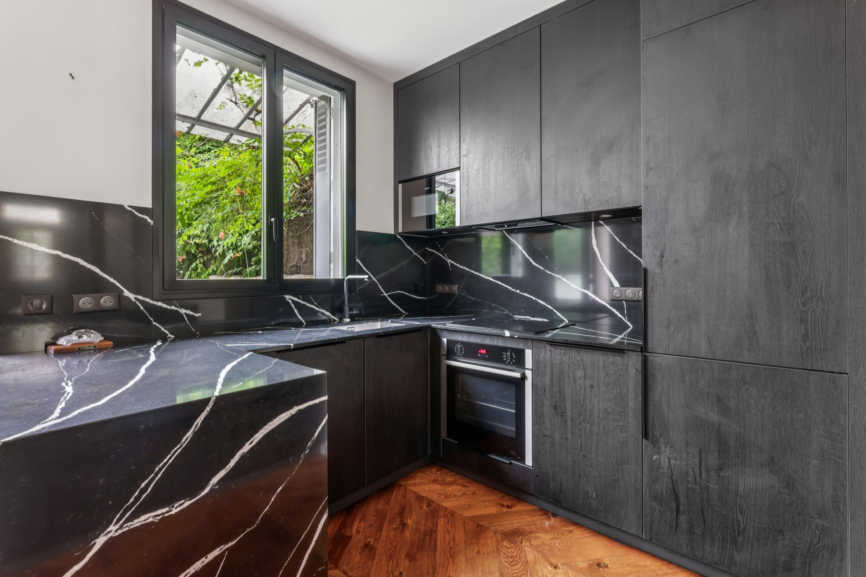 Charming 4 bedrooms house with garden - Paris 16th - 物件實景