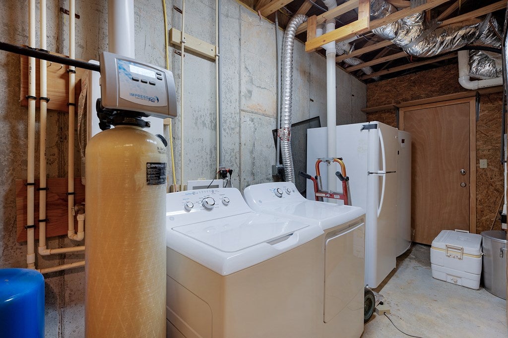 Ellijay, Georgia, 30540, United States, 3 Bedrooms Bedrooms, ,3 BathroomsBathrooms,Residential,For Sale,1999878