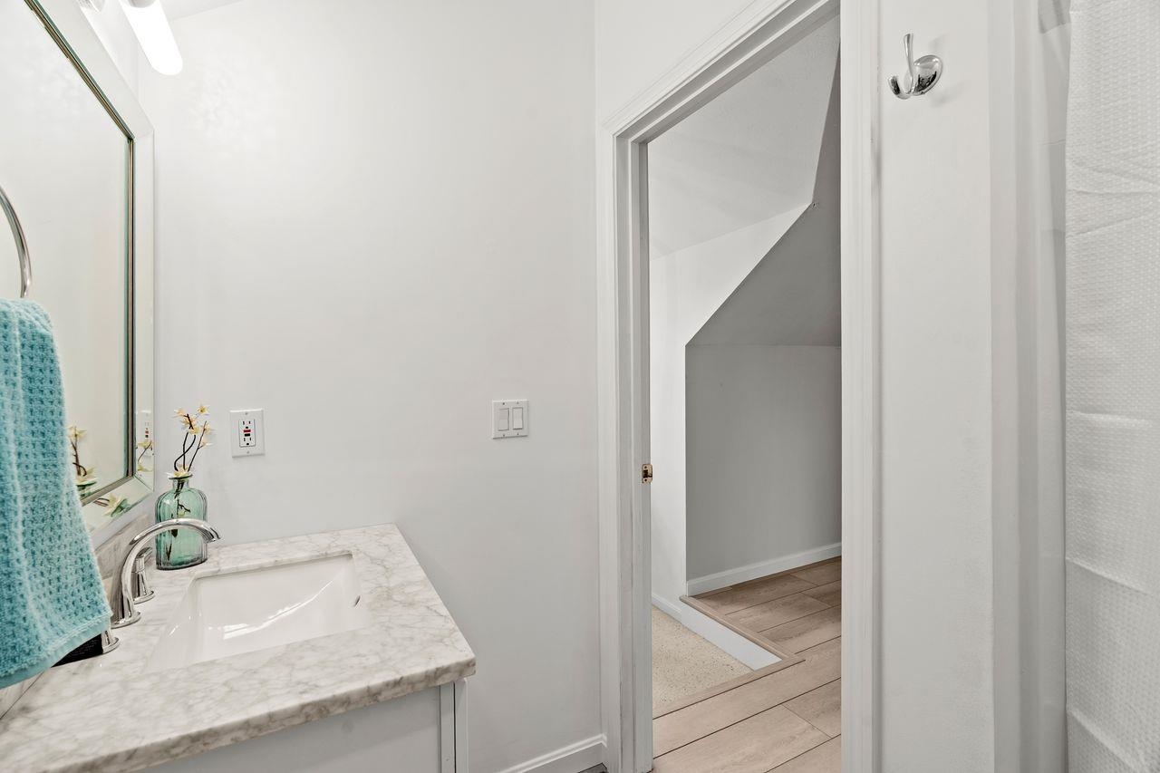 Bedford, New Hampshire, 03110, United States, 3 Bedrooms Bedrooms, ,3 BathroomsBathrooms,Residential,For Sale,1989387