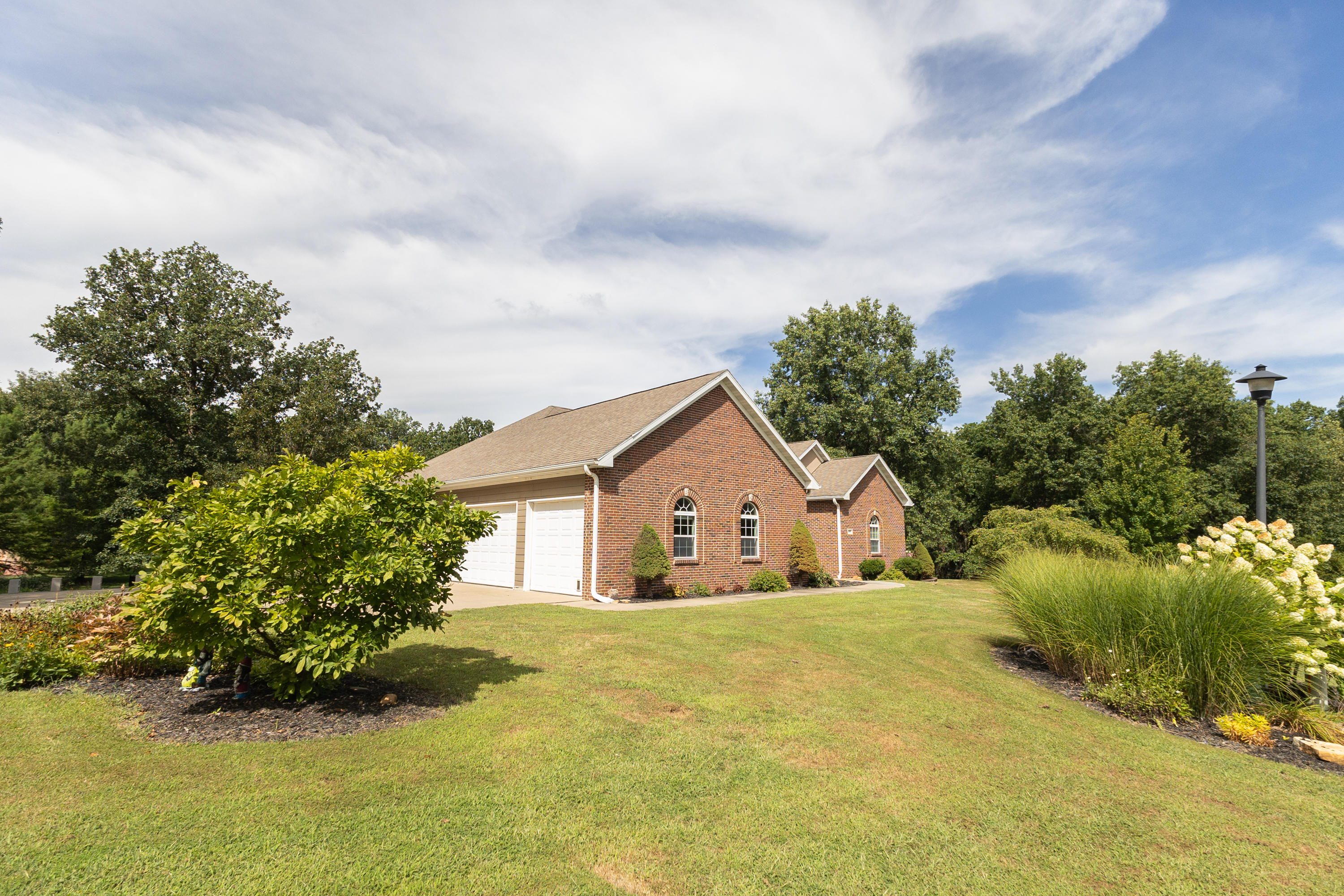 Moberly, Missouri, 65270, United States, 5 Bedrooms Bedrooms, ,Residential,For Sale,1928101