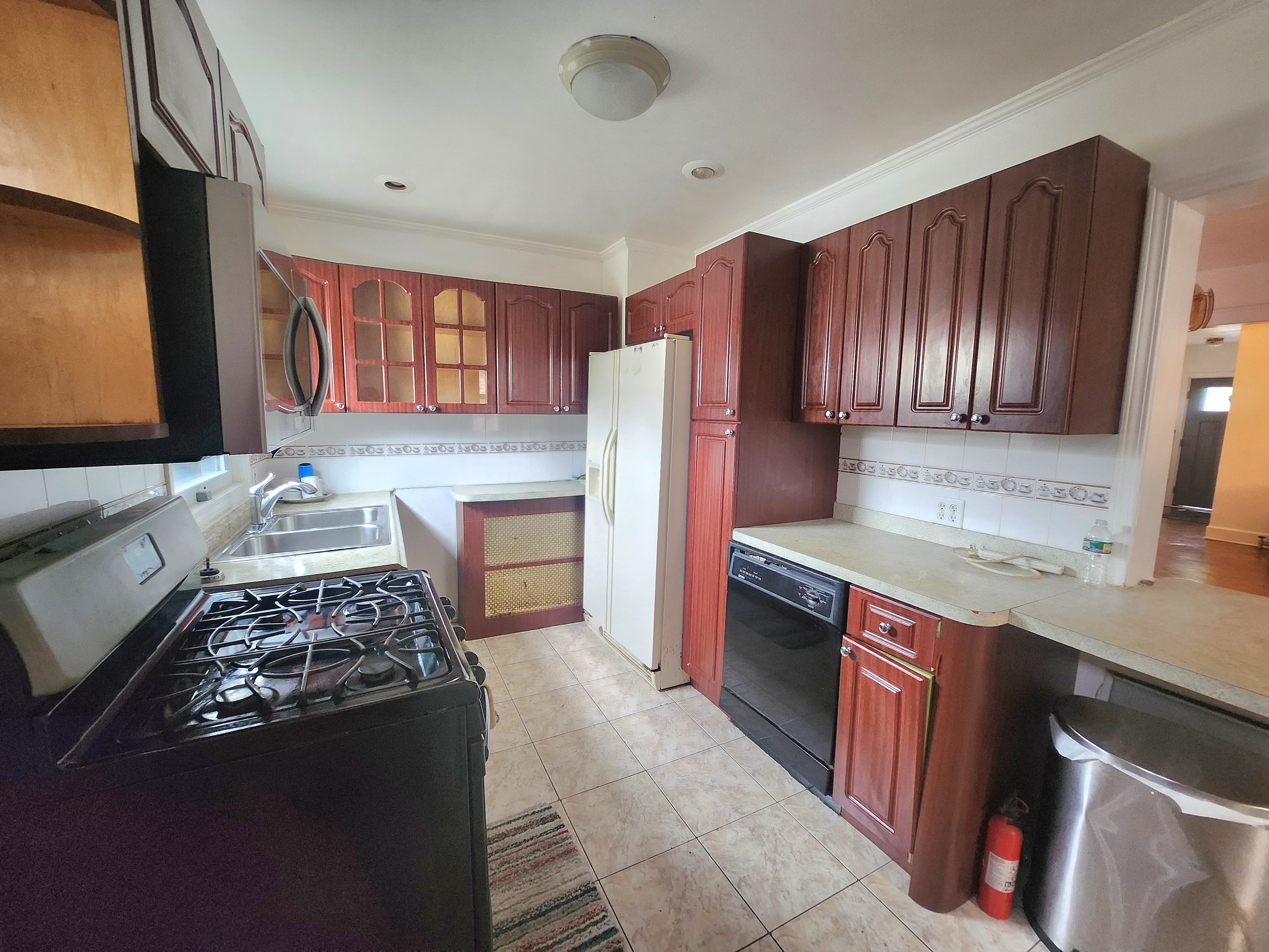 Queens Village, New York, 11428, United States, 4 Bedrooms Bedrooms, ,3 BathroomsBathrooms,Residential,For Sale,1870963