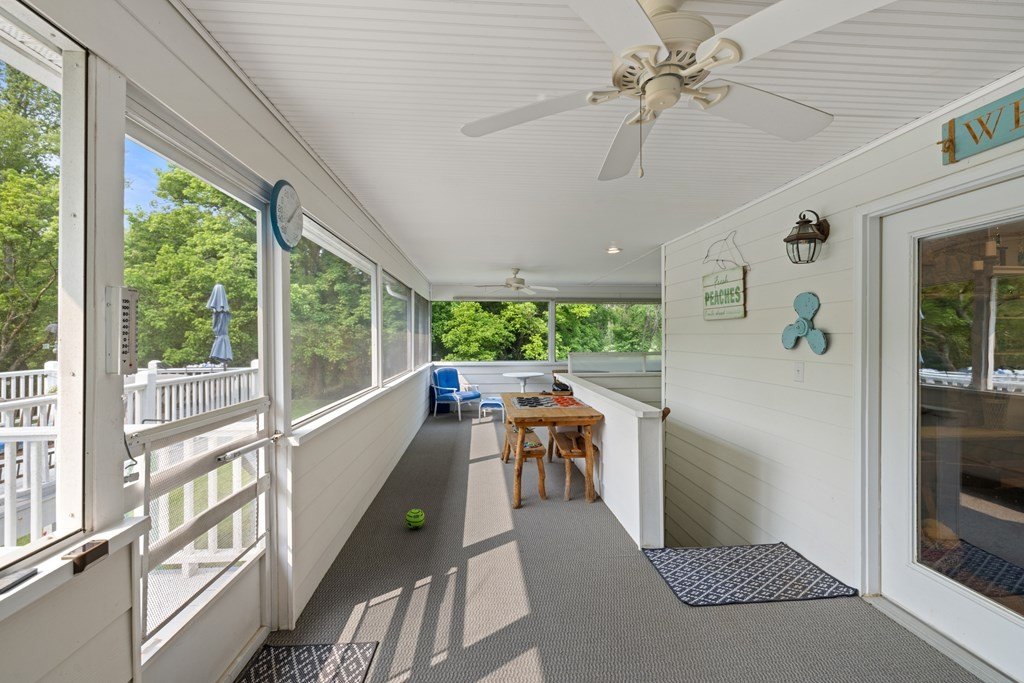 Murphy, North Carolina, 28906, United States, 2 Bedrooms Bedrooms, ,2 BathroomsBathrooms,Residential,For Sale,1923823