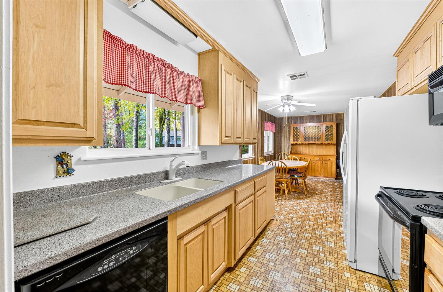 Colfax, California, 95713, United States, 3 Bedrooms Bedrooms, ,2 BathroomsBathrooms,Residential,For Sale,1987014