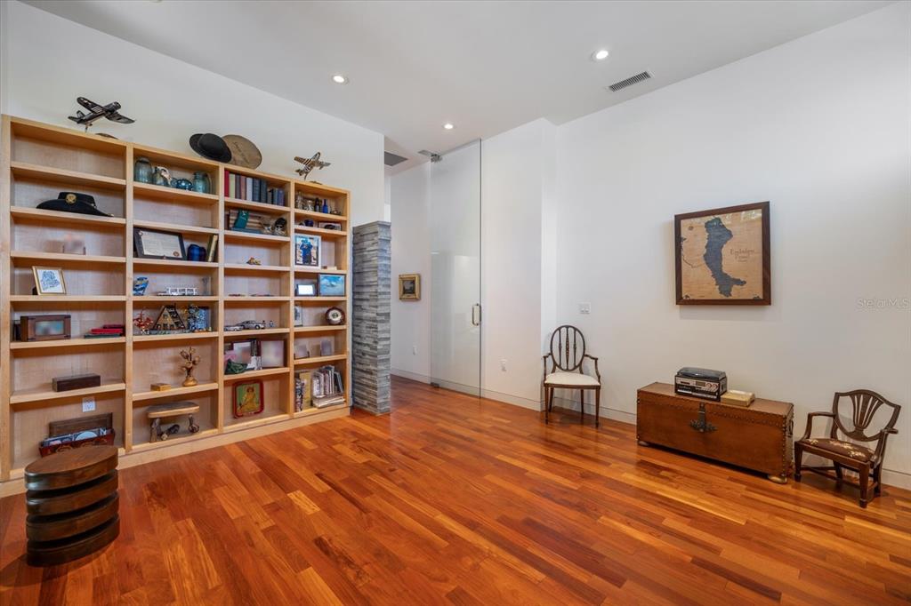 Sarasota, Florida, 34239, United States, 4 Bedrooms Bedrooms, ,5 BathroomsBathrooms,Residential,For Sale,1988202