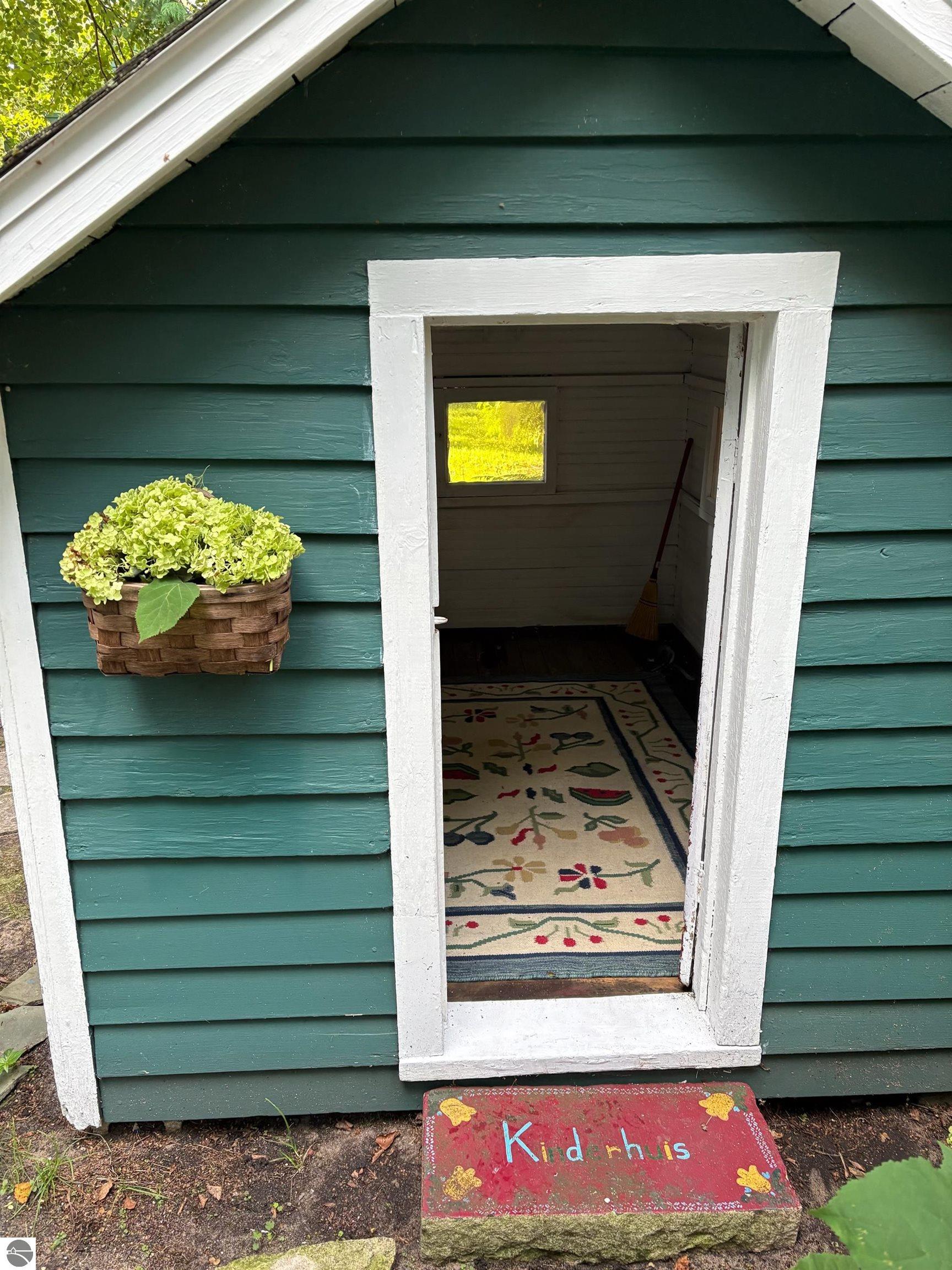 Traverse City, Michigan, 49684, United States, 3 Bedrooms Bedrooms, ,1 BathroomBathrooms,Residential,For Sale,1924144