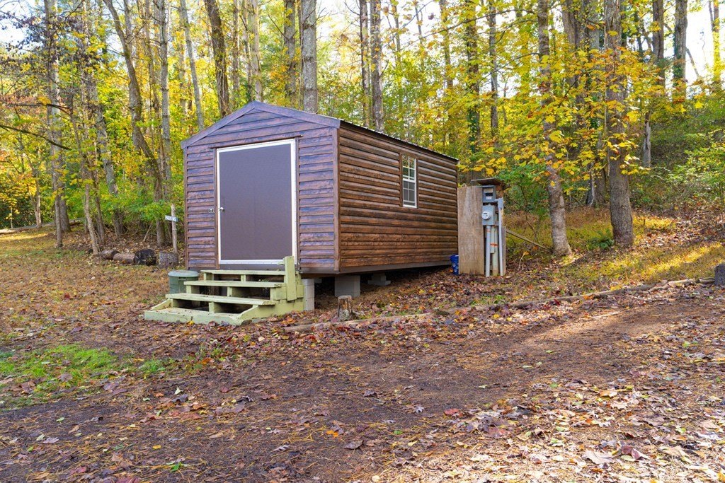 Brasstown, North Carolina, 28902, United States, 3 Bedrooms Bedrooms, ,3 BathroomsBathrooms,Residential,For Sale,1986118