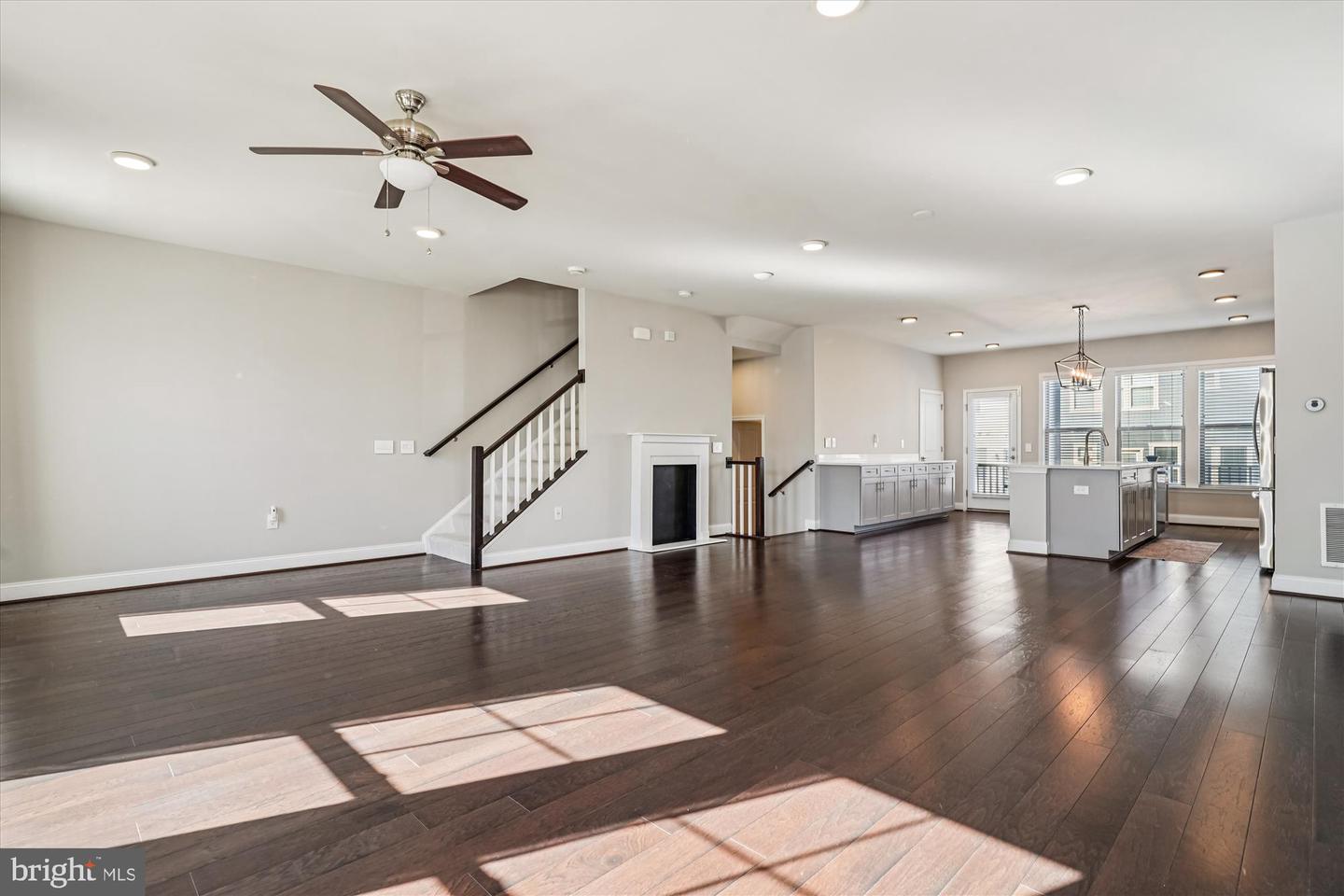 Dumfries, Virginia, 22026, United States, 3 Bedrooms Bedrooms, ,3 BathroomsBathrooms,Residential,For Sale,1988317