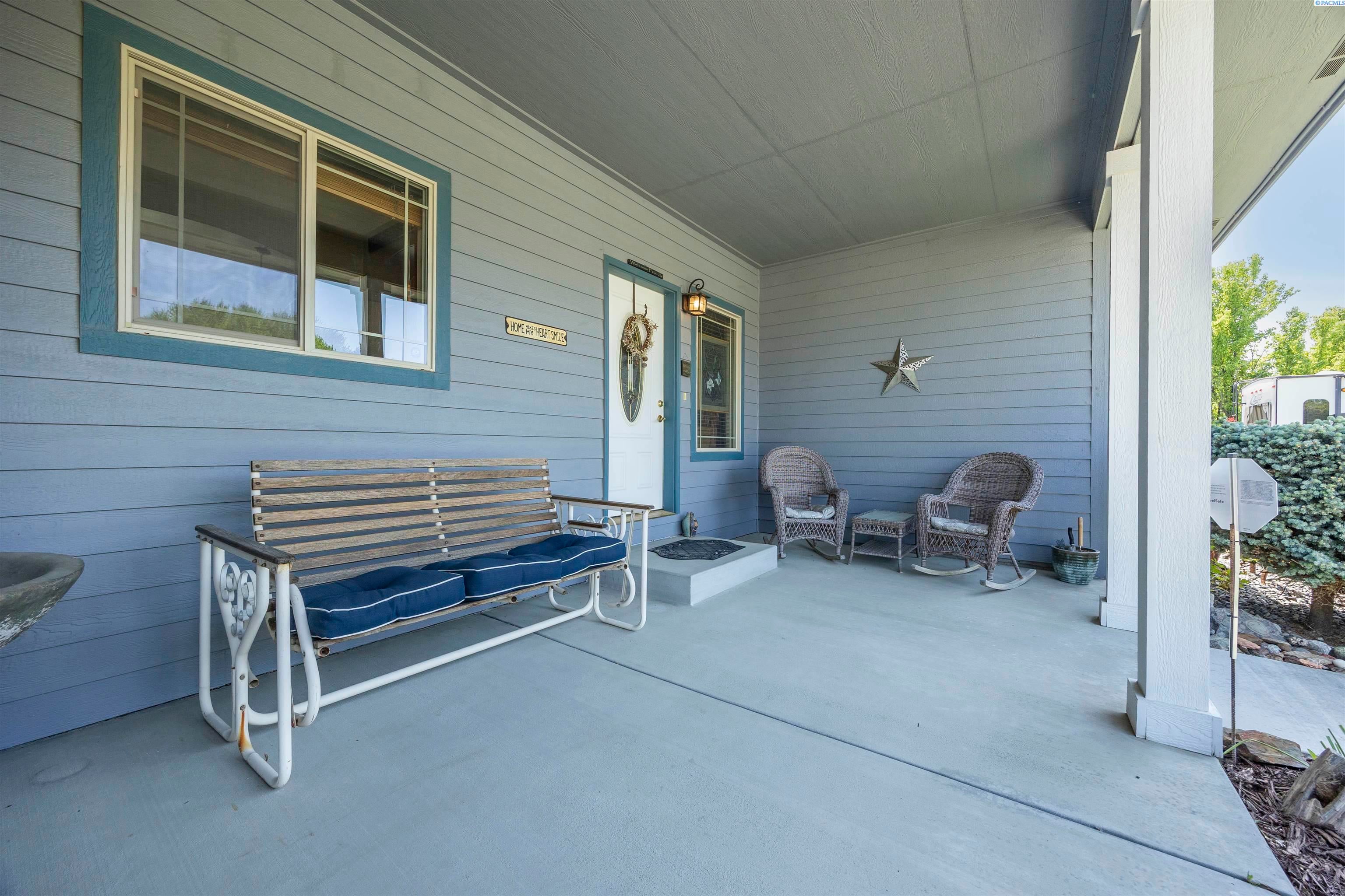 Kennewick, Washington, 99337, United States, 4 Bedrooms Bedrooms, ,3 BathroomsBathrooms,Residential,For Sale,1860973