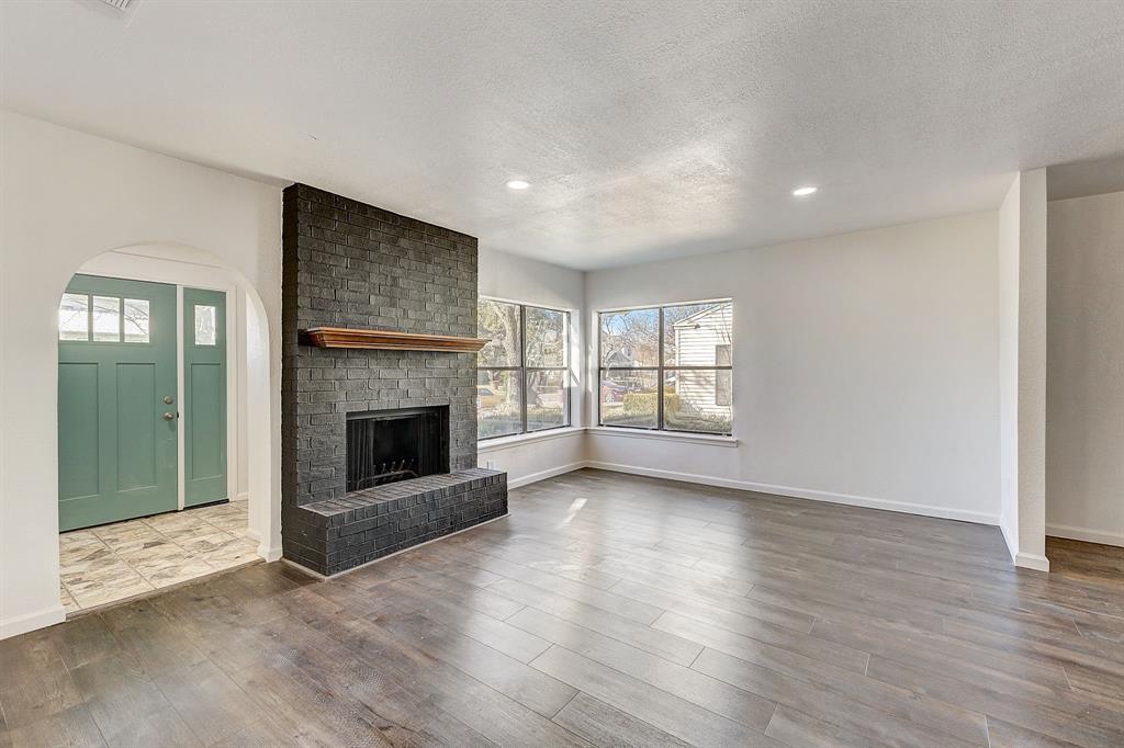 Fort Worth, Texas, 76107, United States, 3 Bedrooms Bedrooms, ,2 BathroomsBathrooms,Residential,For Sale,1915443