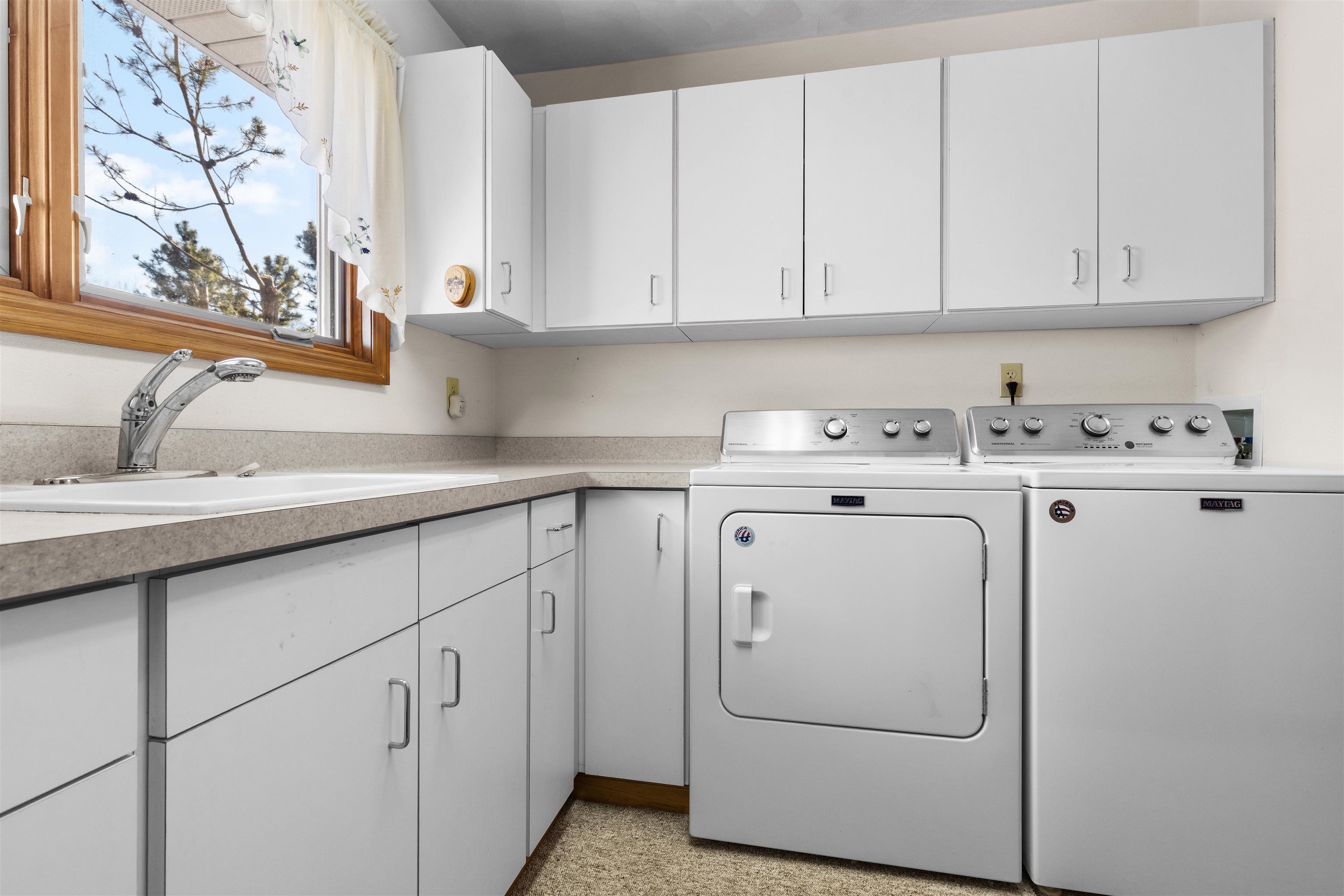 Roscoe, Illinois, 61073, United States, 3 Bedrooms Bedrooms, ,4 BathroomsBathrooms,Residential,For Sale,2011367