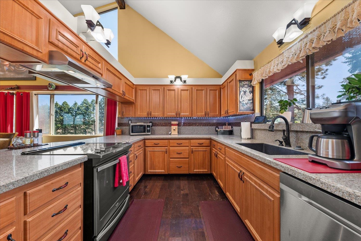 Fairfield, Washington, 99012, United States, 5 Bedrooms Bedrooms, ,3 BathroomsBathrooms,Residential,For Sale,1796897