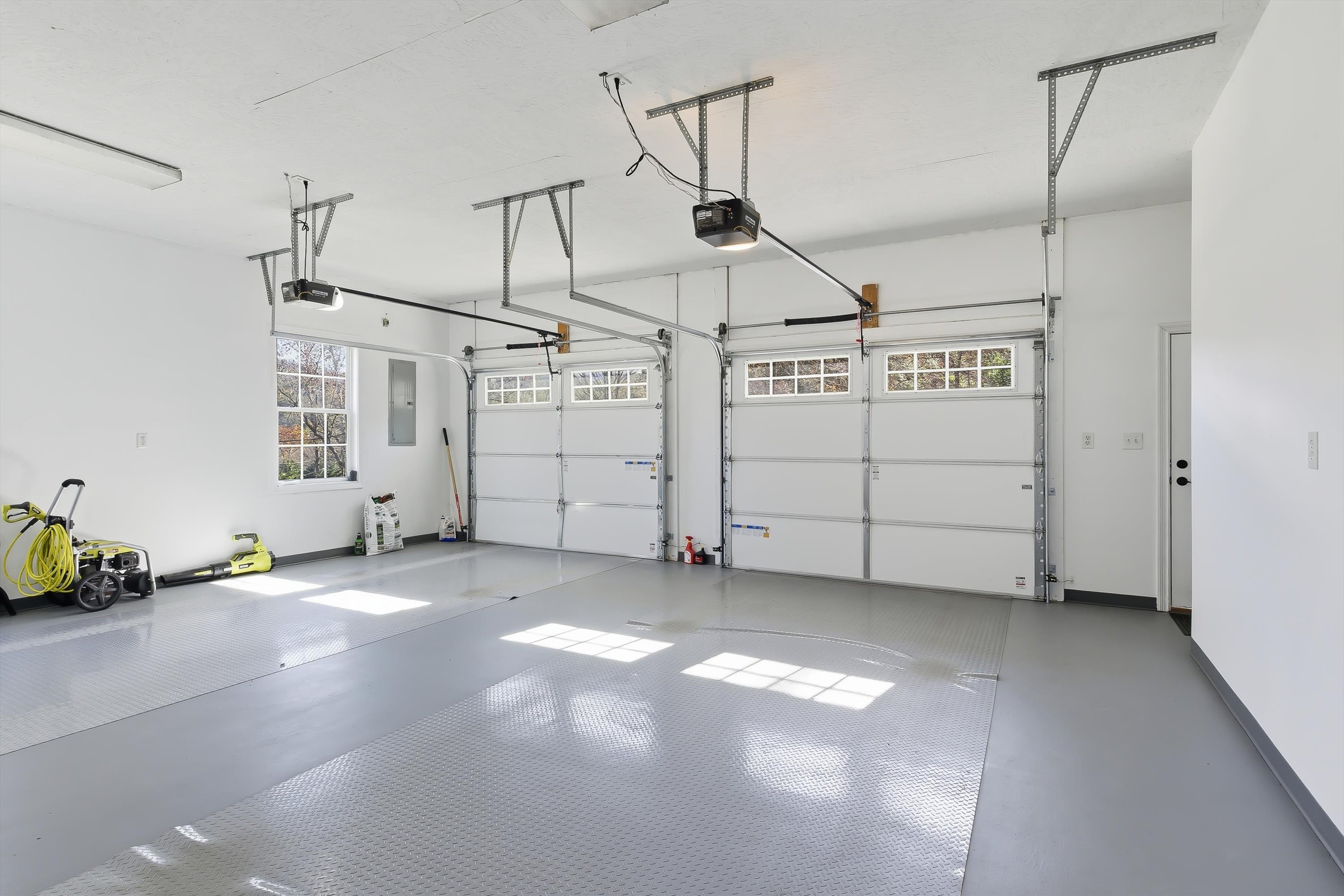 Sevierville, Tennessee, 37876, United States, 2 Bedrooms Bedrooms, ,2 BathroomsBathrooms,Residential,For Sale,1992764