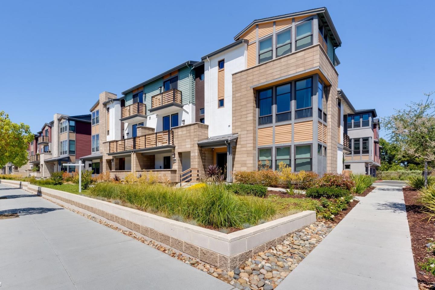 Sunnyvale, California, 94086, United States, 3 Bedrooms Bedrooms, ,4 BathroomsBathrooms,Residential,For Sale,1926187
