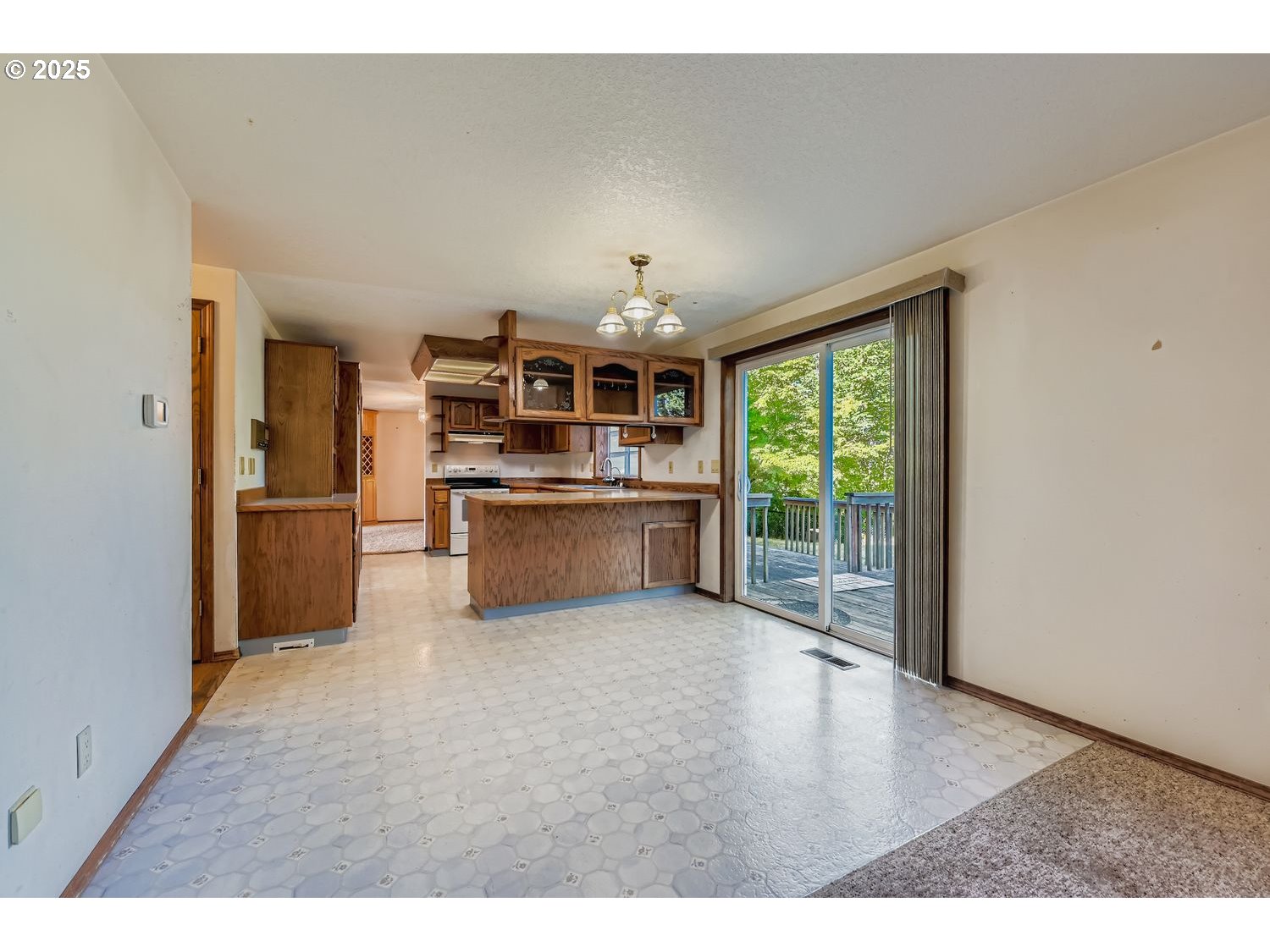 Oregoncity, Oregon, 97045, United States, 4 Bedrooms Bedrooms, ,3 BathroomsBathrooms,Residential,For Sale,1924403