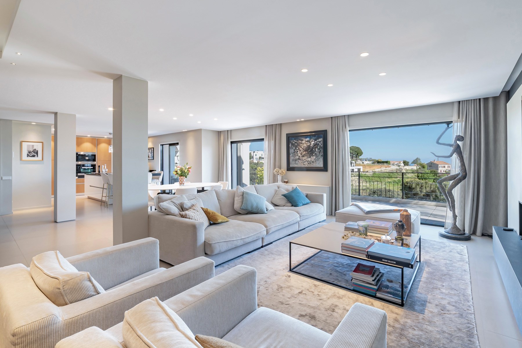  Hills of Cagnes-sur-Mer, luxury renovated sea view villa in a private estate ne… - 物件實景