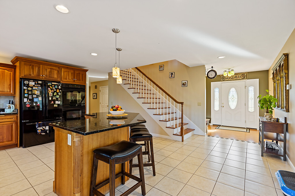 Waterville, Maine, 04901, United States, 4 Bedrooms Bedrooms, ,3 BathroomsBathrooms,Residential,For Sale,1993440