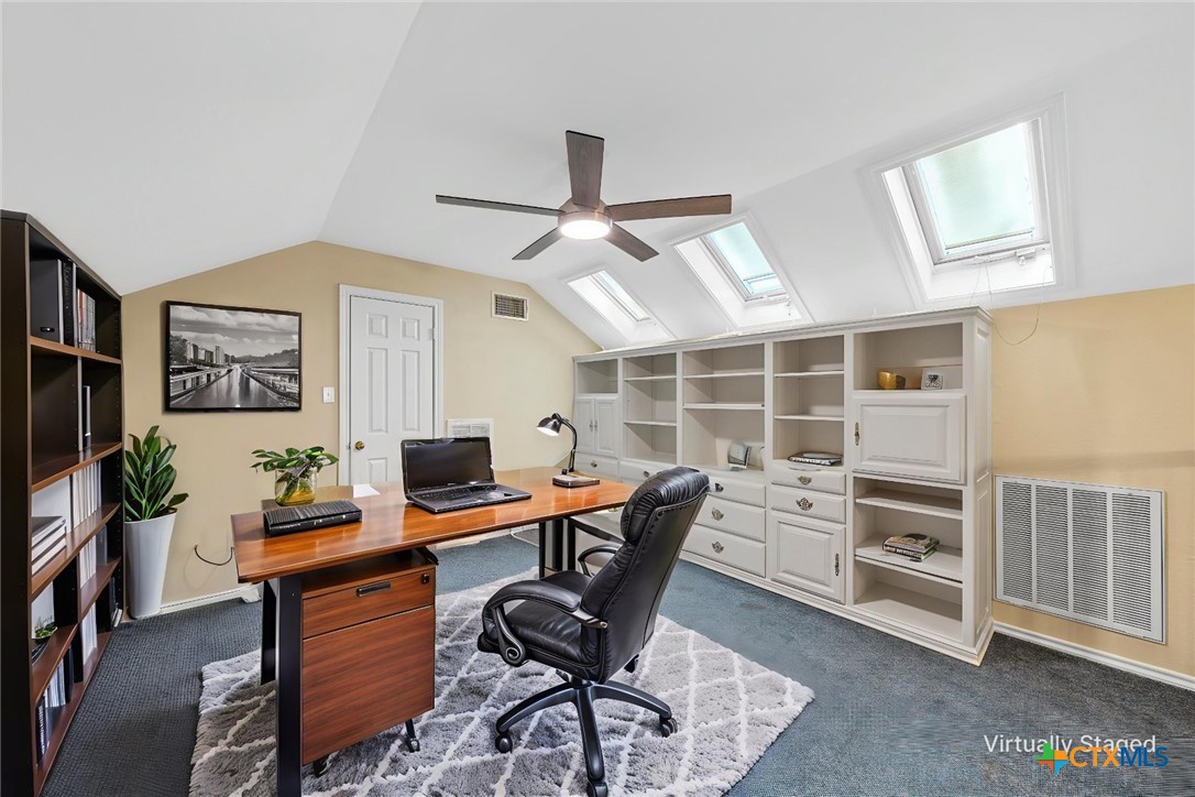 Woodway, Texas, 76712, United States, 5 Bedrooms Bedrooms, ,3 BathroomsBathrooms,Residential,For Sale,1988049