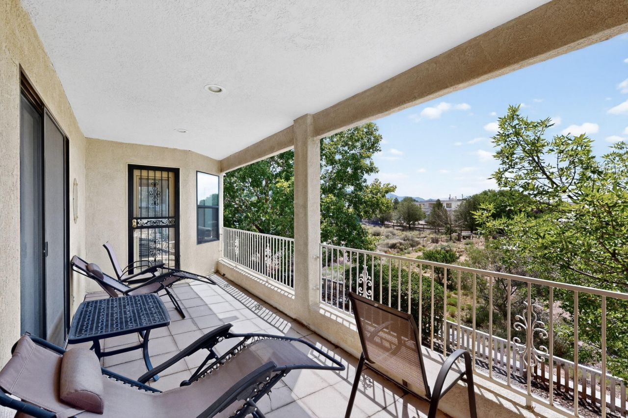 Albuquerque, New Mexico, 87122, United States, 5 Bedrooms Bedrooms, ,5 BathroomsBathrooms,Residential,For Sale,1933221