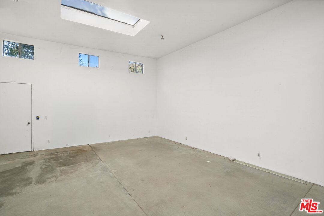 Malibu, California, 90265, United States, 3 Bedrooms Bedrooms, ,3 BathroomsBathrooms,Residential,For Sale,1859463