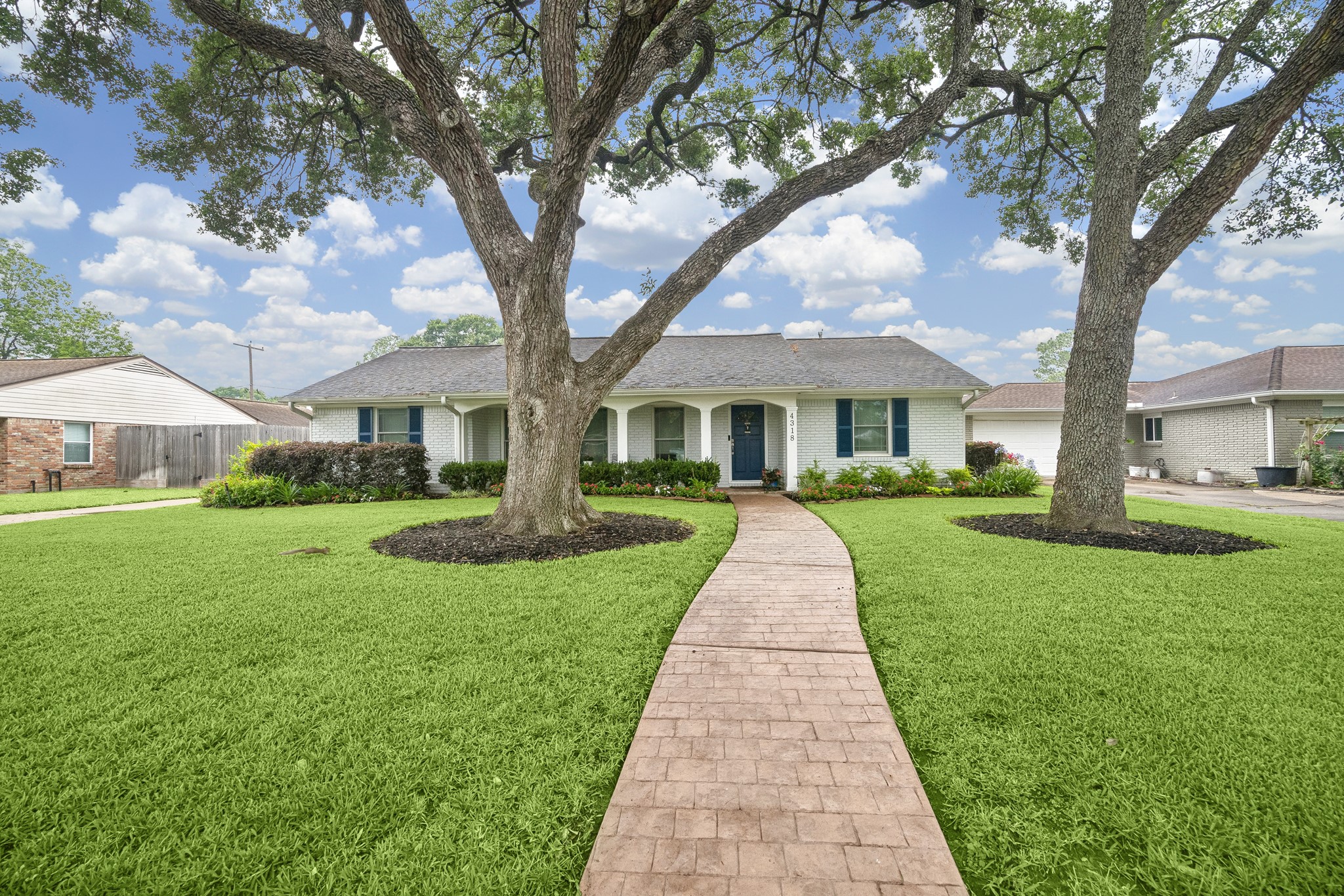  4318 Stillbrooke Drive - 物件實景