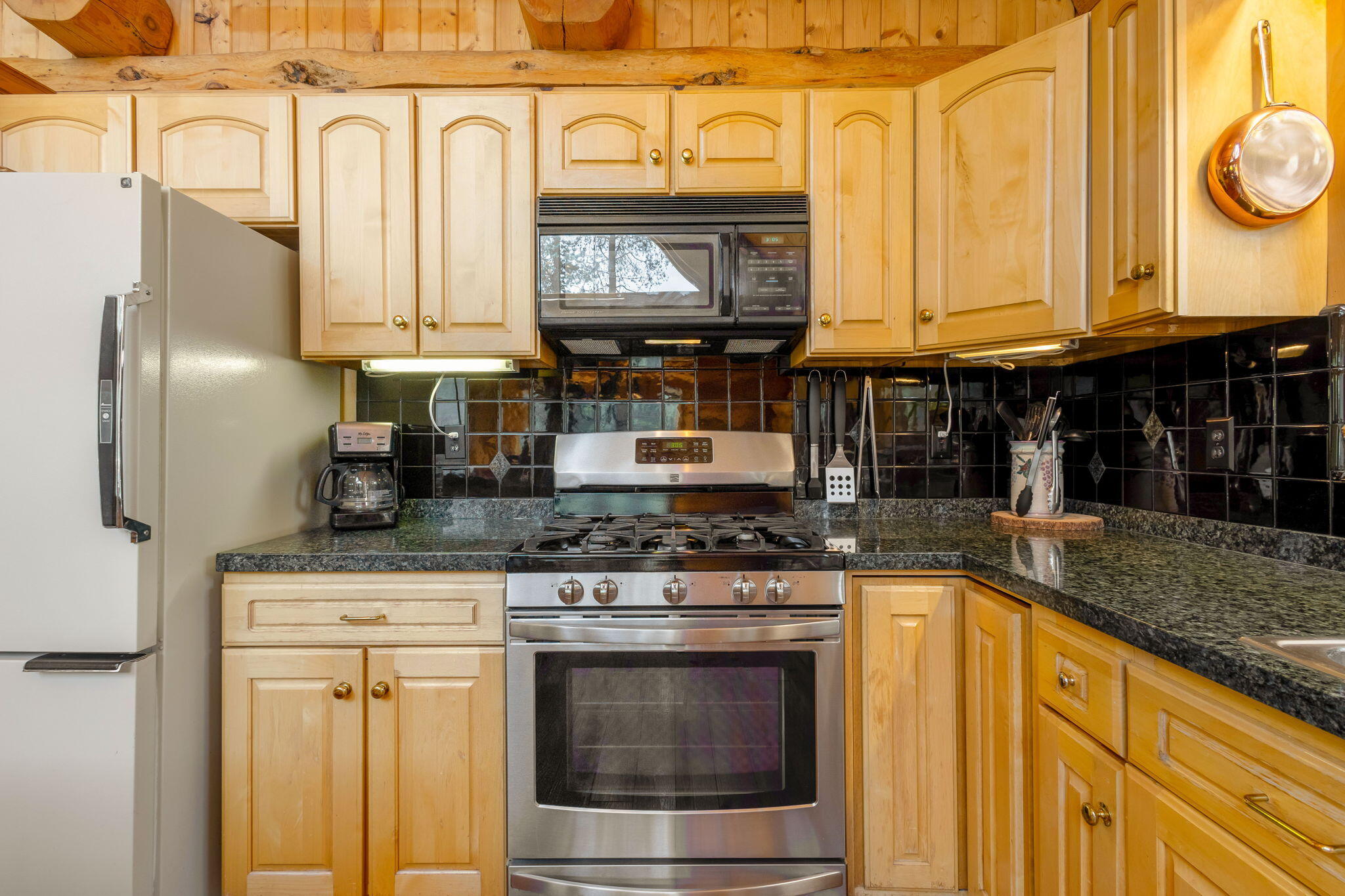 Bend, Oregon, 97707, United States, 3 Bedrooms Bedrooms, ,2 BathroomsBathrooms,Residential,For Sale,1983527