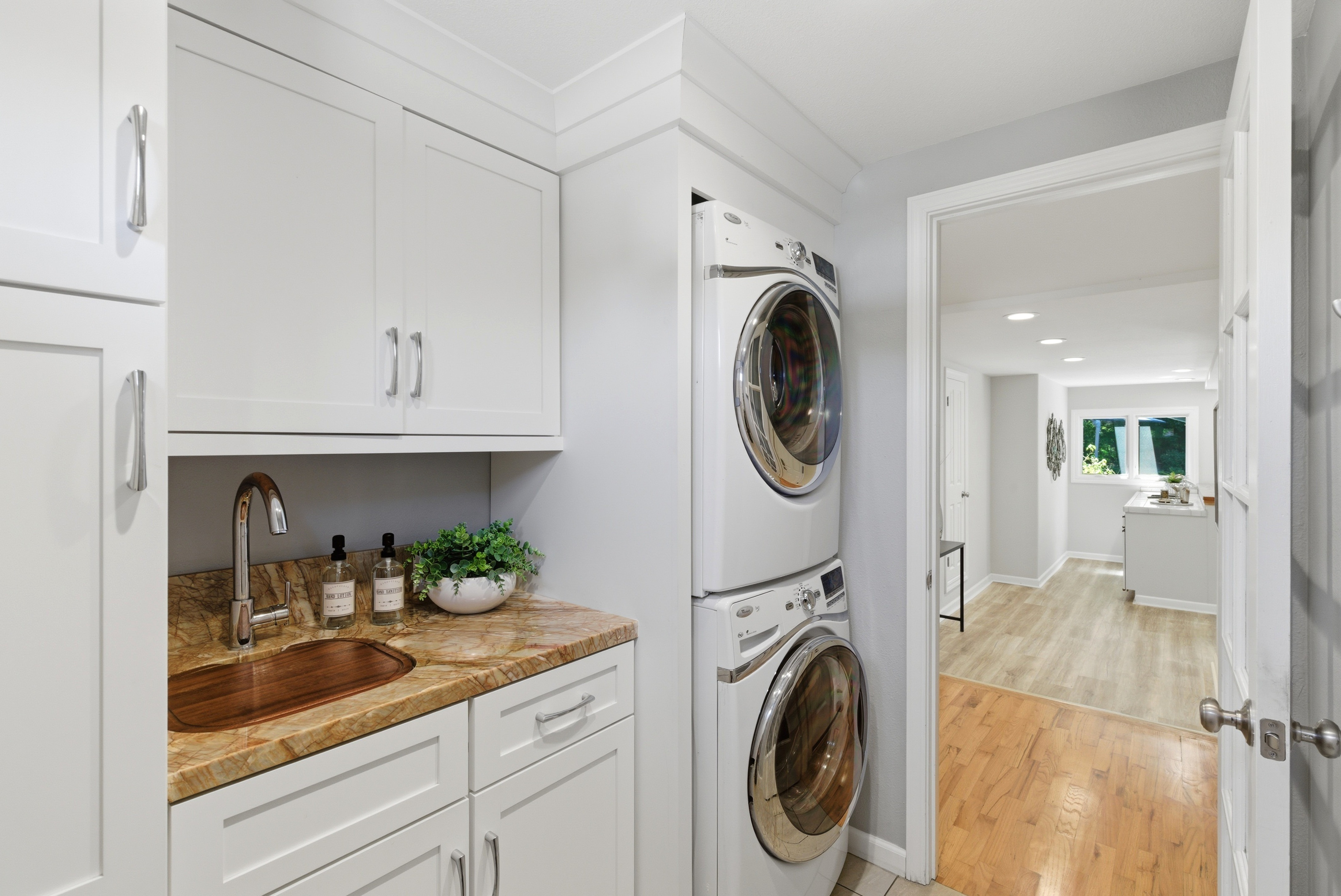  Elegant Single-Story Living on a Premier Corner Lot in Monte Sereno - 物件實景