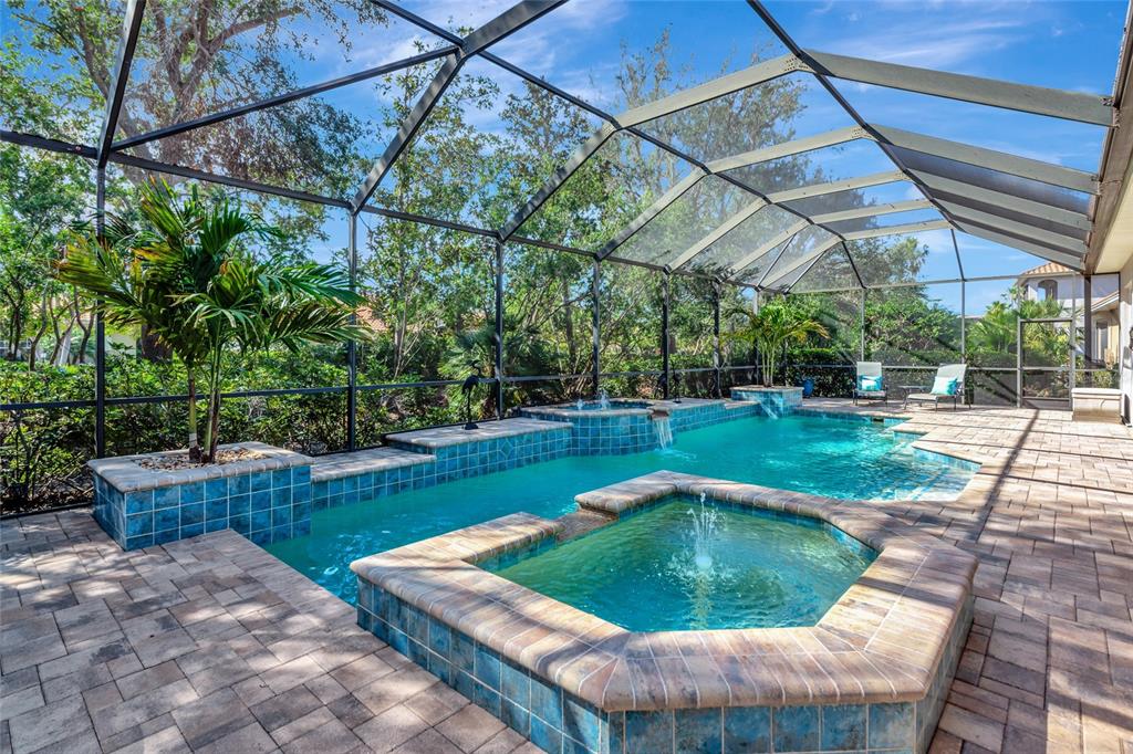 Bradenton, Florida, 34212, United States, 3 Bedrooms Bedrooms, ,3 BathroomsBathrooms,Residential,For Sale,1989547