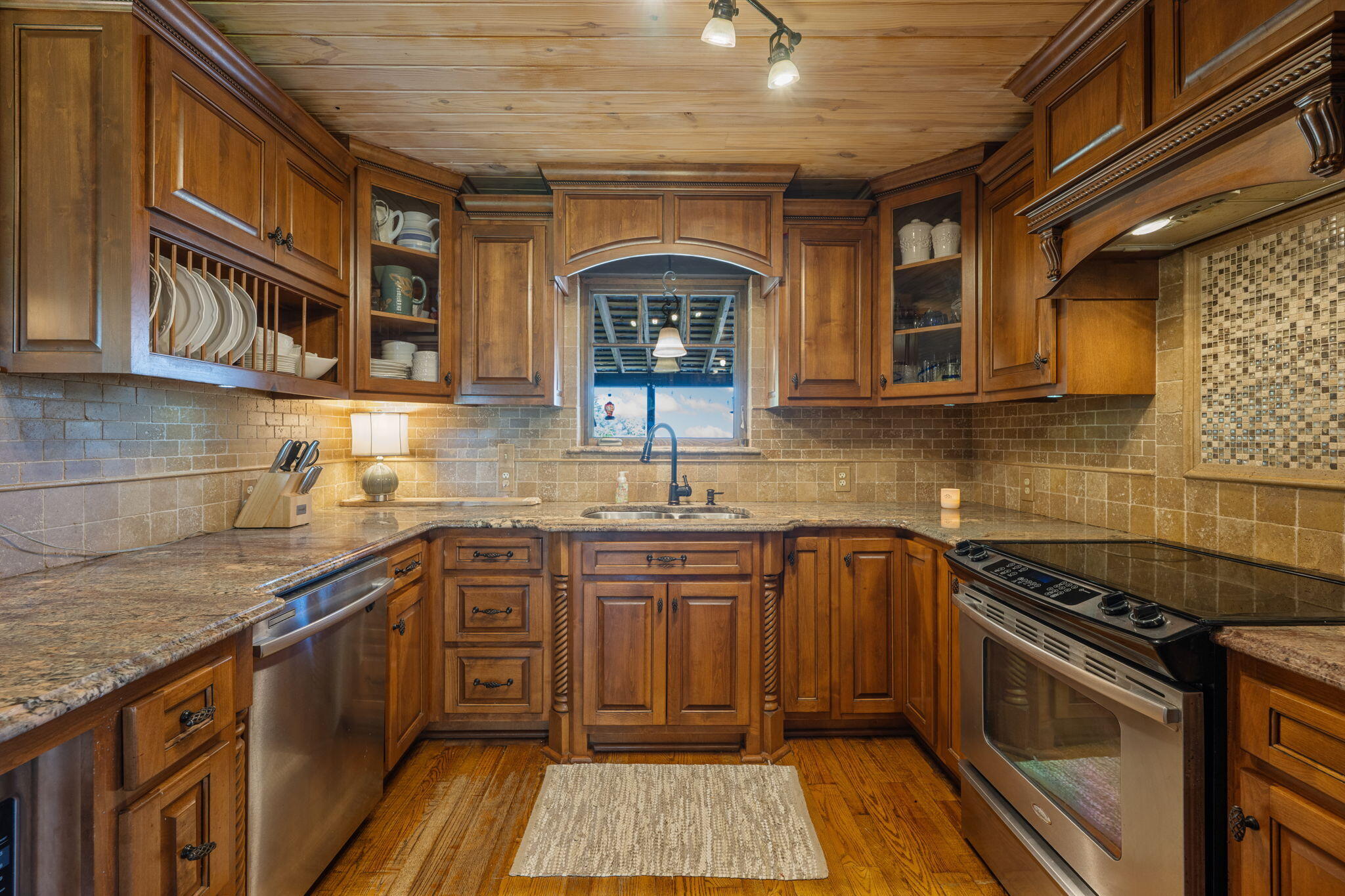 Harrison, Tennessee, 37341, United States, 4 Bedrooms Bedrooms, ,4 BathroomsBathrooms,Residential,For Sale,1951177