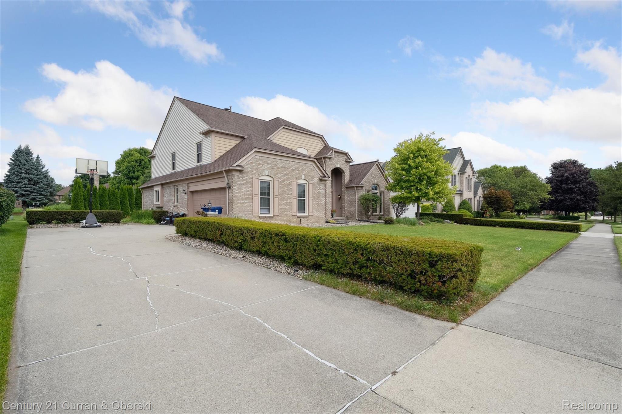 Canton Charter Township, Michigan, 48187, United States, 4 Bedrooms Bedrooms, ,3 BathroomsBathrooms,Residential,For Sale,1977619