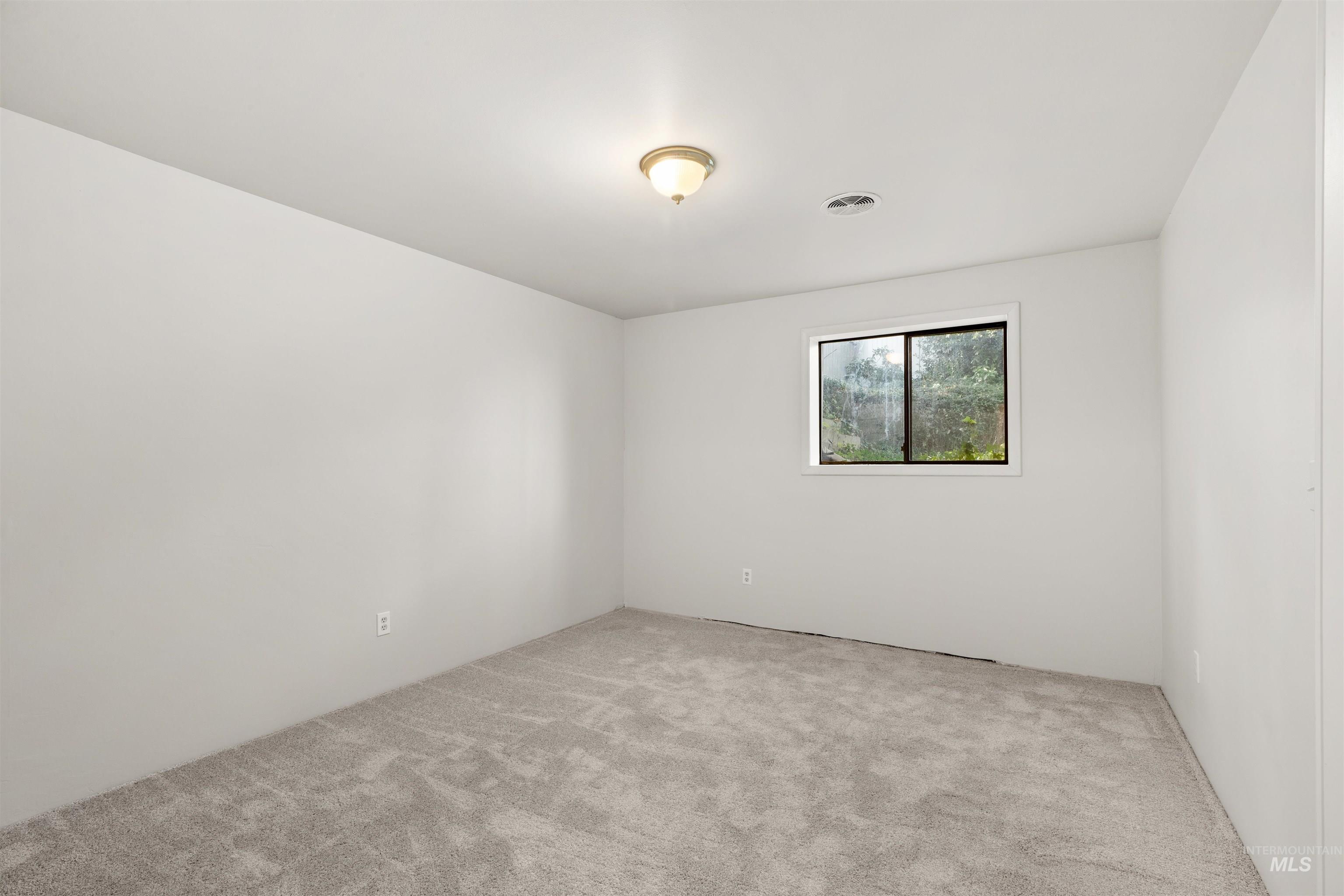 Lewiston, Idaho, 83501, United States, 4 Bedrooms Bedrooms, ,Residential,For Sale,1862440