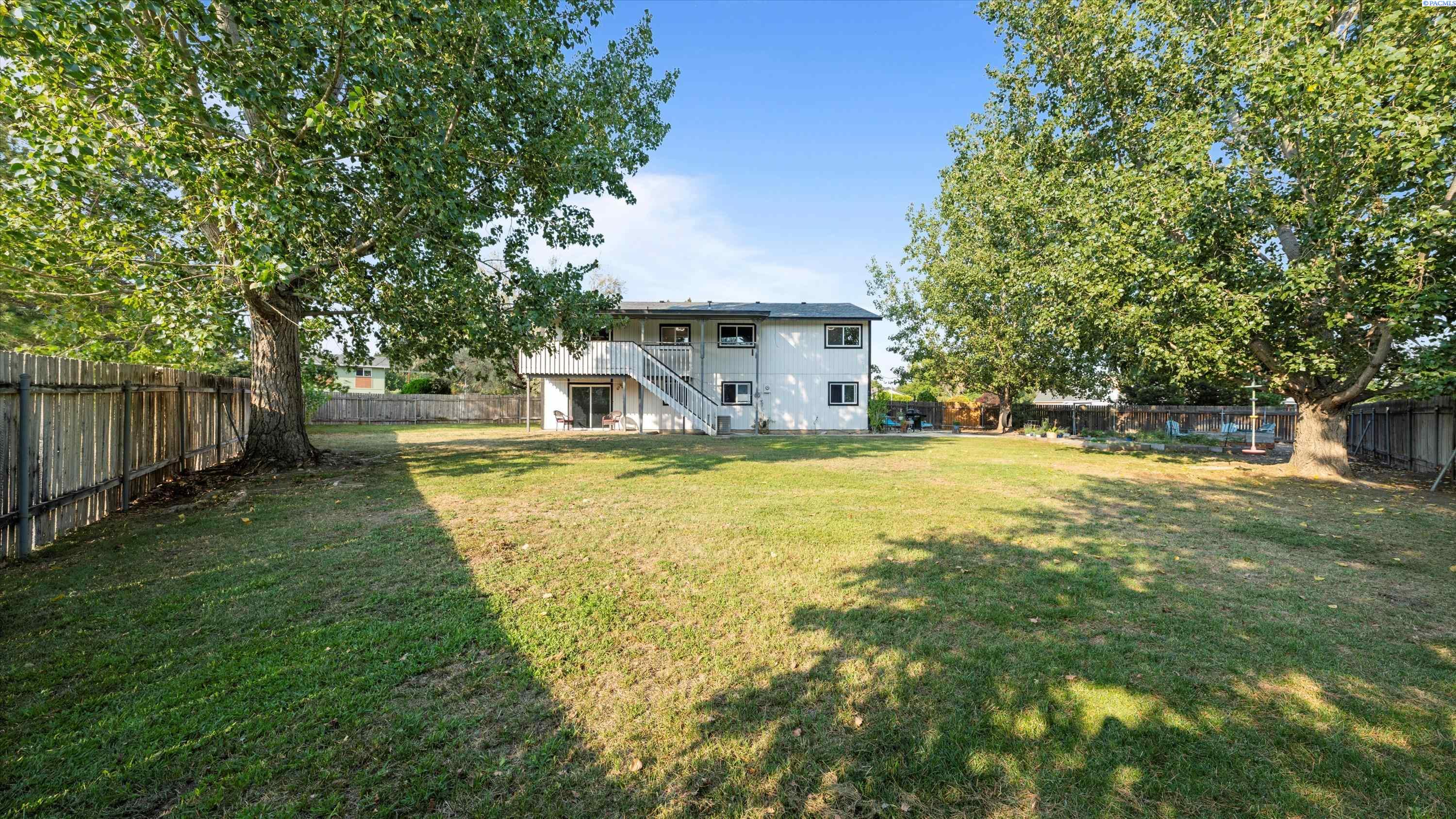 Kennewick, Washington, 99338, United States, 4 Bedrooms Bedrooms, ,1 BathroomBathrooms,Residential,For Sale,1933317