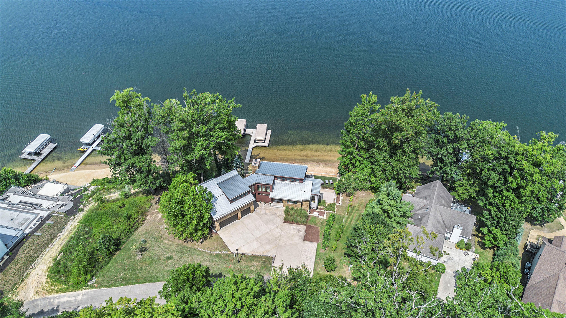 Dowagiac, Michigan, 49047, United States, 4 Bedrooms Bedrooms, ,5 BathroomsBathrooms,Residential,For Sale,1974252