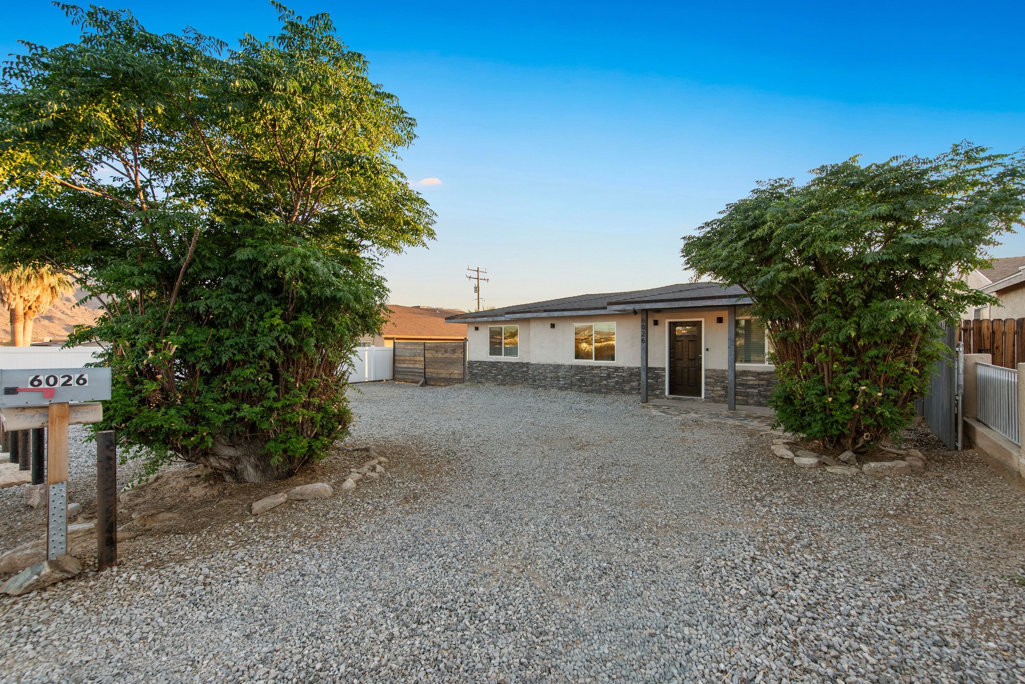  Turnkey Furnished 29 Palms Home With RV Parking - 物件實景