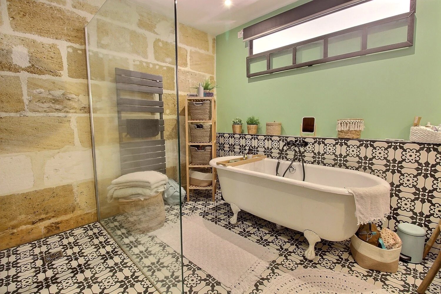 Le Bouscat, New Aquitaine, 33110, FR, 4 Bedrooms Bedrooms, ,Residential,For Sale,1828062