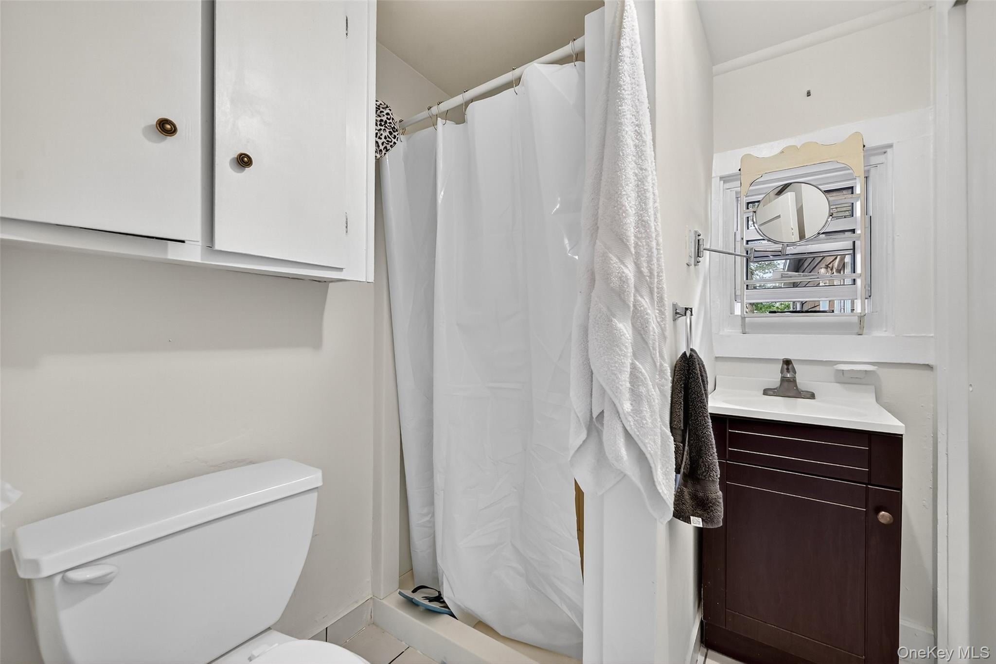 Monsey, New York, 10952, United States, 5 Bedrooms Bedrooms, ,4 BathroomsBathrooms,Residential,For Sale,1981172