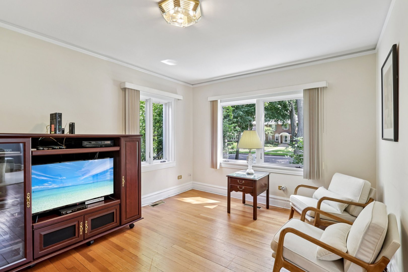 Evanston, Illinois, 60201, United States, 4 Bedrooms Bedrooms, ,4 BathroomsBathrooms,Residential,For Sale,1941847