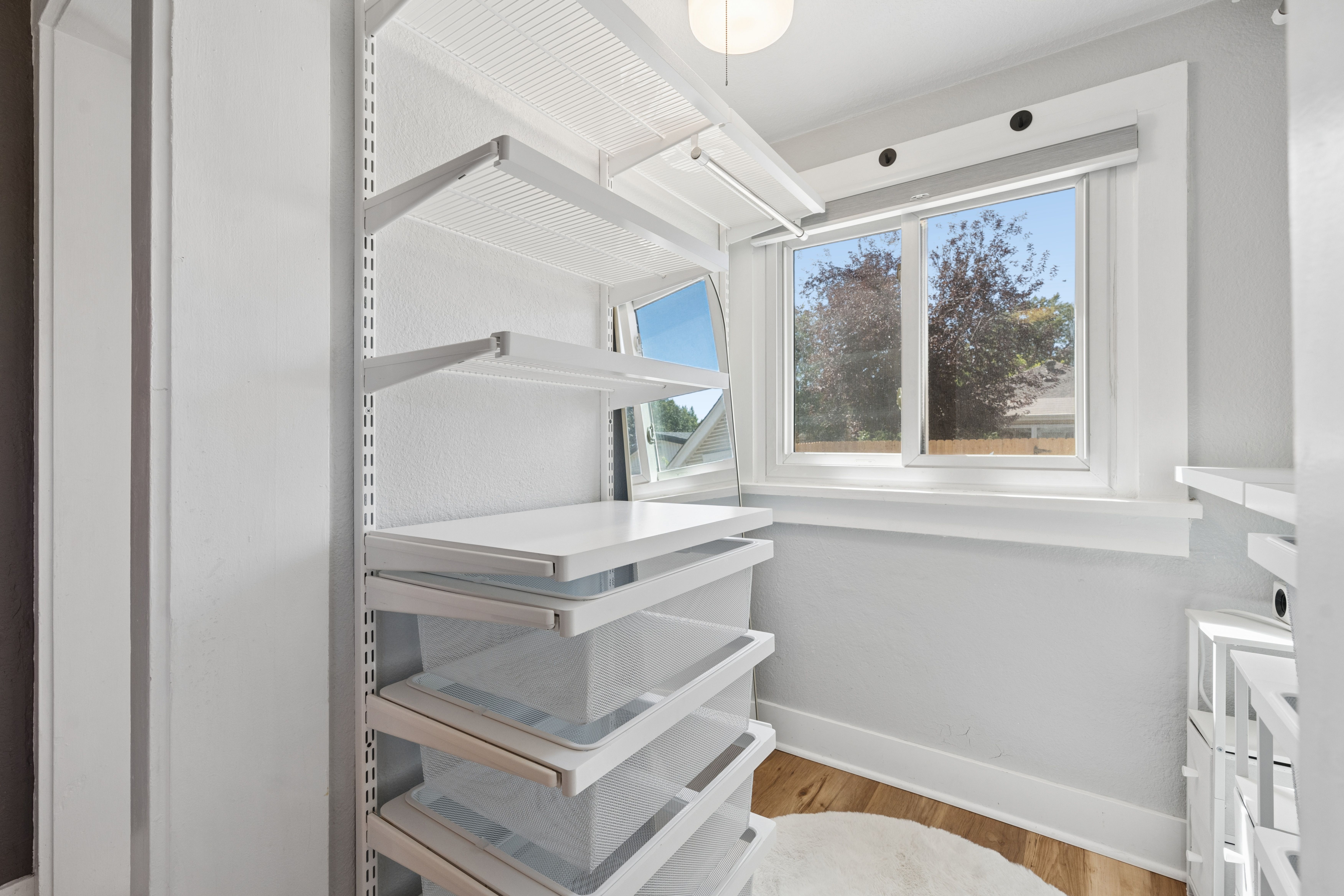  Stylish And Remarkably Versatile Remodeled Mid-Mod Residence - 物件實景