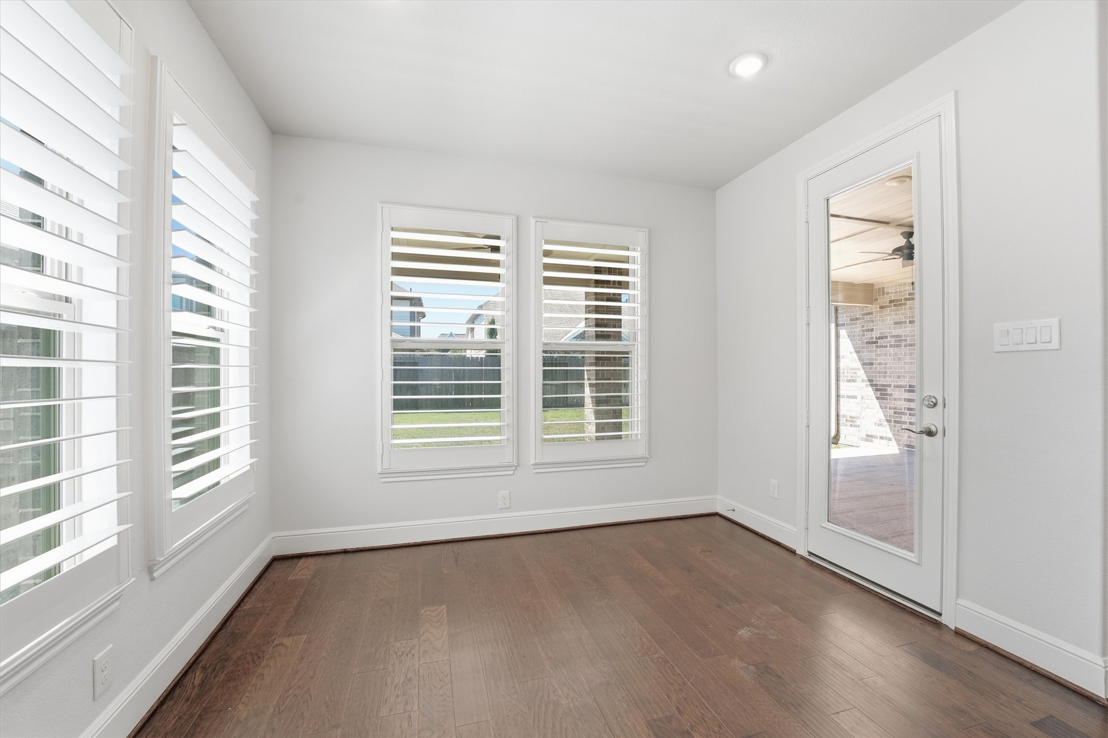  18011 Zagranski Cedar - 物件實景