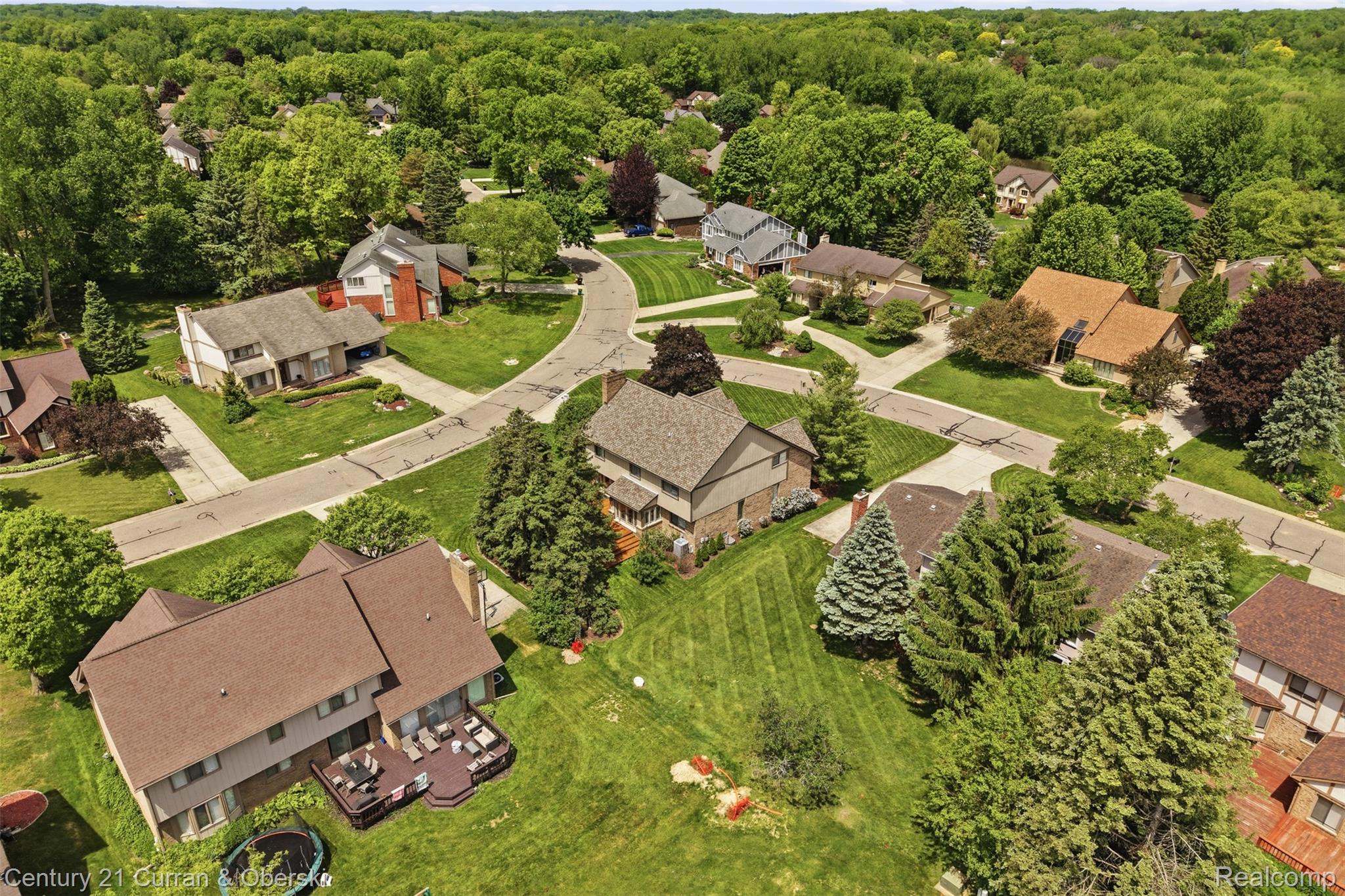 Farmington Hills, Michigan, 48331, United States, 4 Bedrooms Bedrooms, ,4 BathroomsBathrooms,Residential,For Sale,2048985