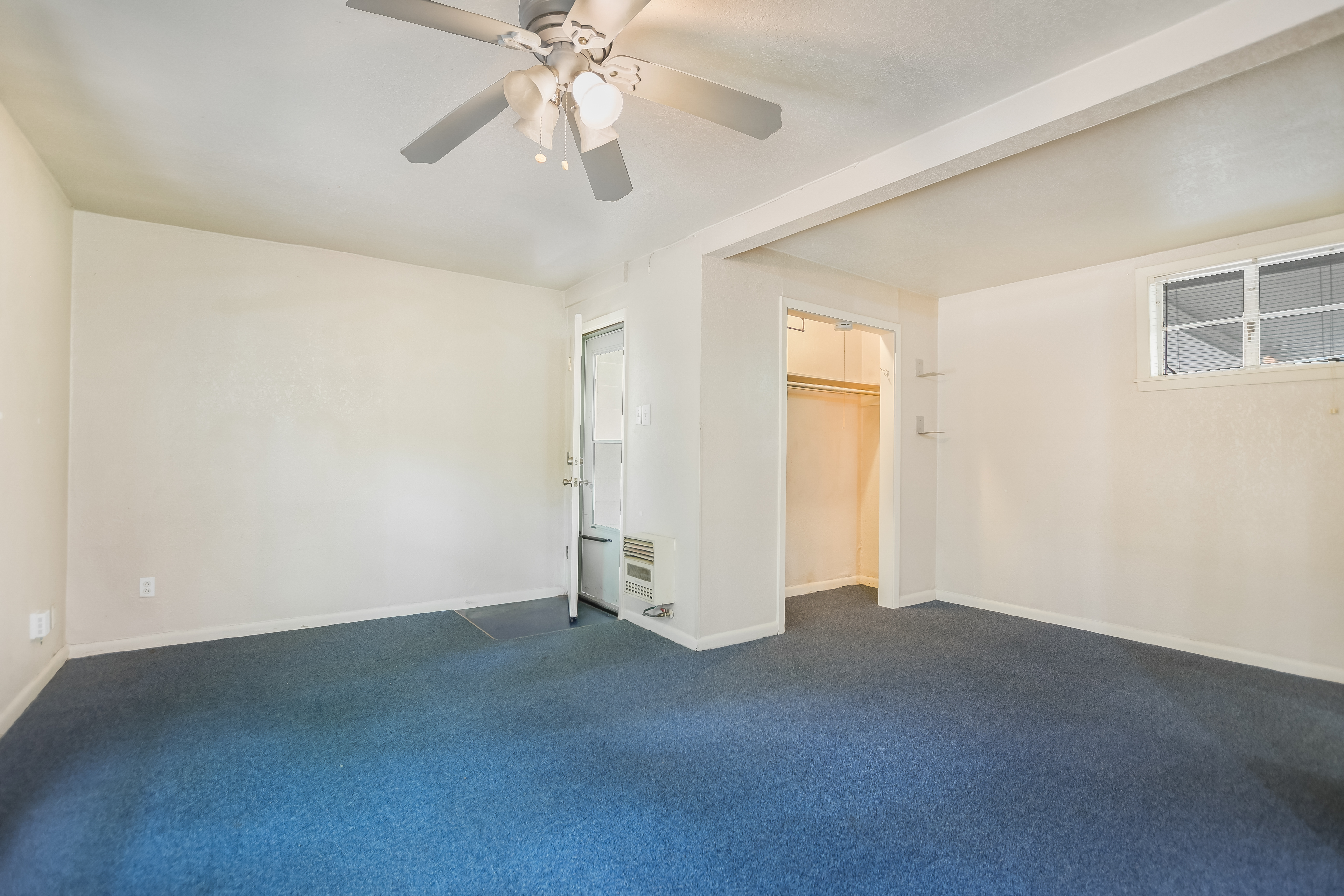  JUST LISTED in Tarrytown - 物件實景