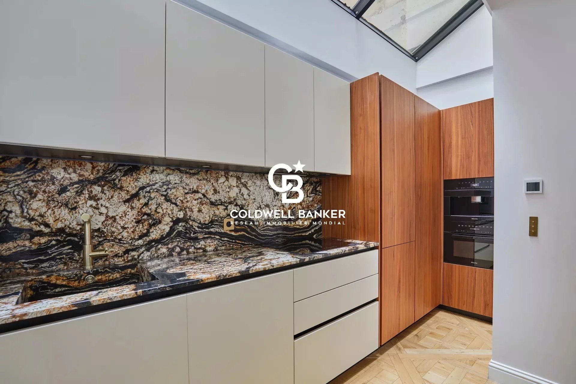 Paris 7th, Île-de-France, 75007, FR, 1 Bedroom Bedrooms, ,2 BathroomsBathrooms,Residential,For Sale,1637408