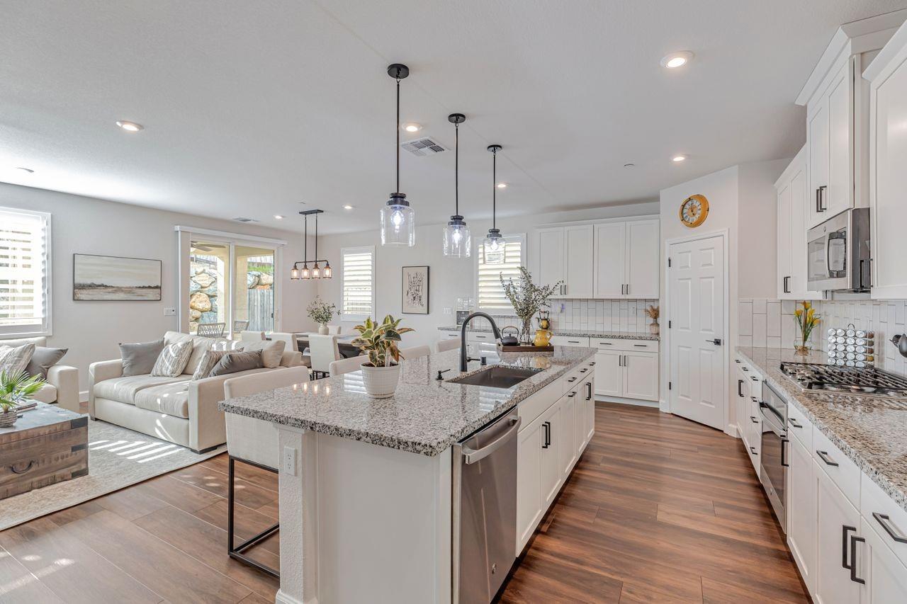 Sacramento, California, 95829, United States, 3 Bedrooms Bedrooms, ,2 BathroomsBathrooms,Residential,For Sale,1950991