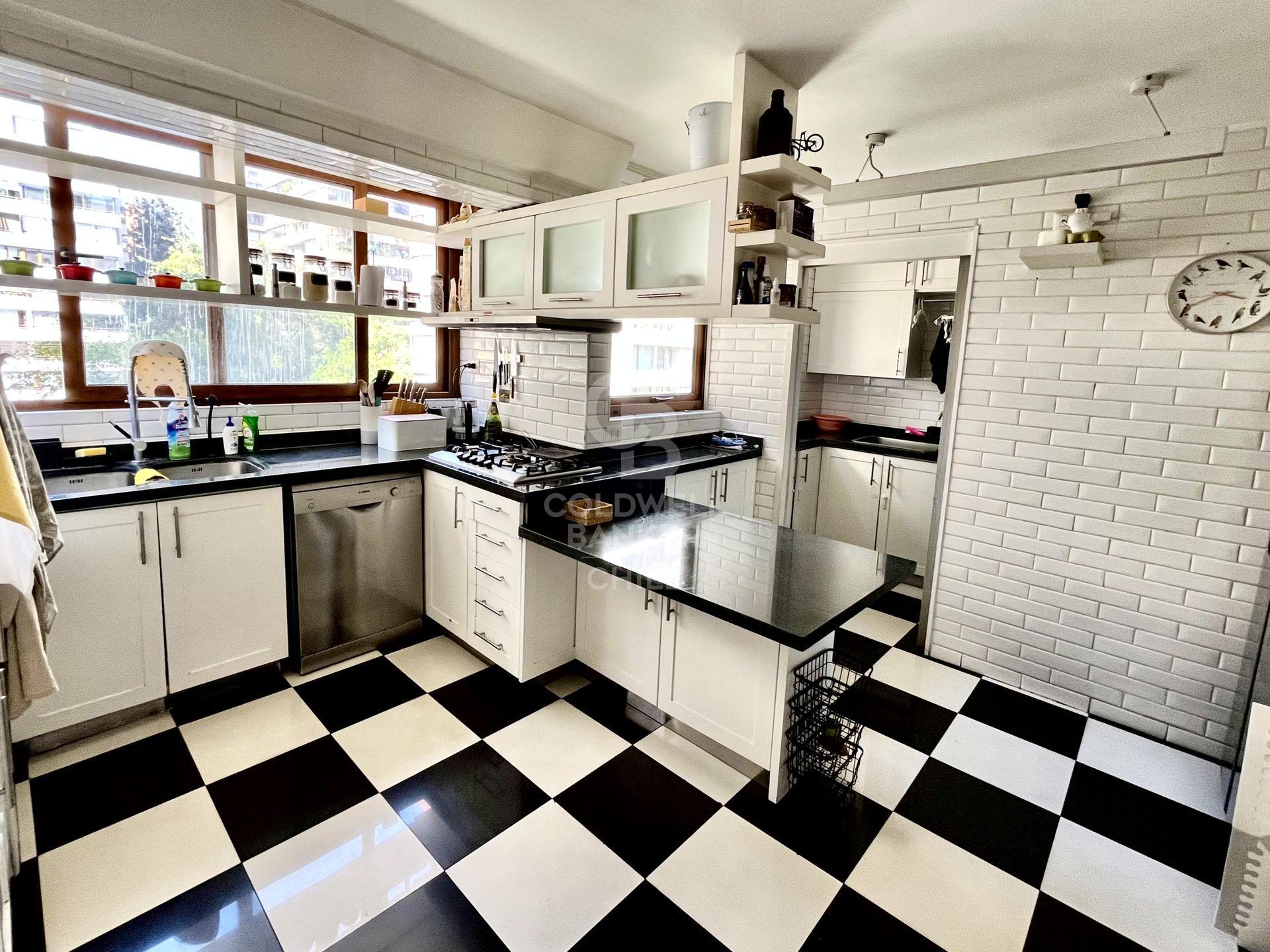 Vitacura, Chile, 2 Bedrooms Bedrooms, ,3 BathroomsBathrooms,Residential,For Sale,1730197