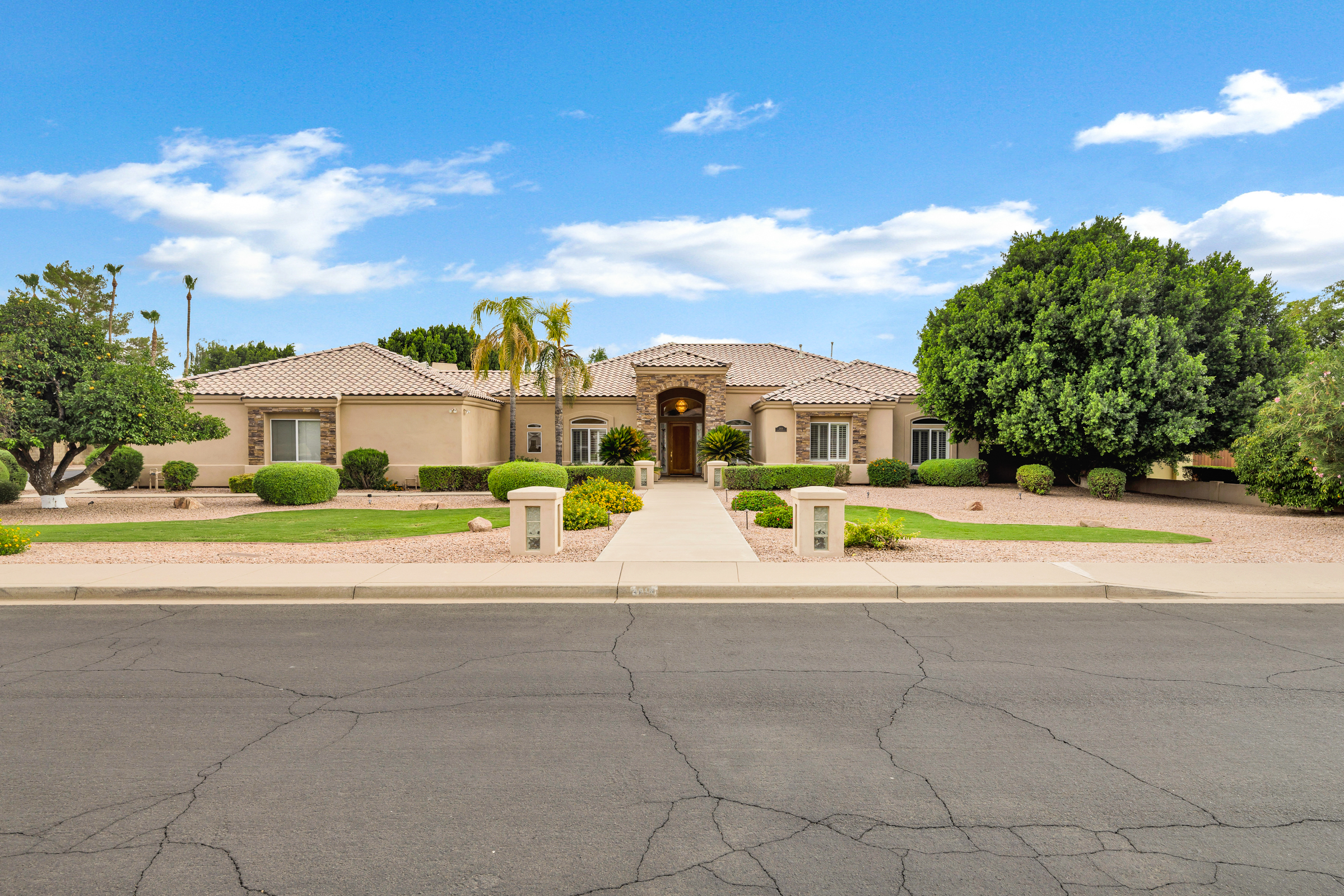 Mesa, Arizona, 85205, United States, 6 Bedrooms Bedrooms, ,3 BathroomsBathrooms,Residential,For Sale,1900615