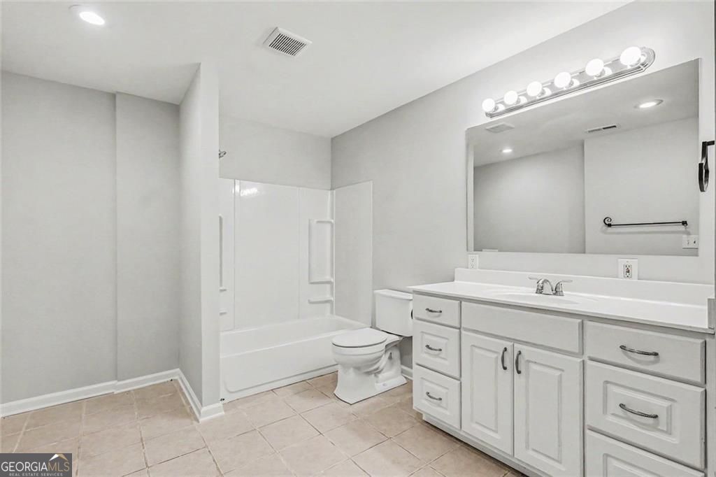 Flowery Branch, Georgia, 30542, United States, 6 Bedrooms Bedrooms, ,5 BathroomsBathrooms,Residential,For Sale,2043062