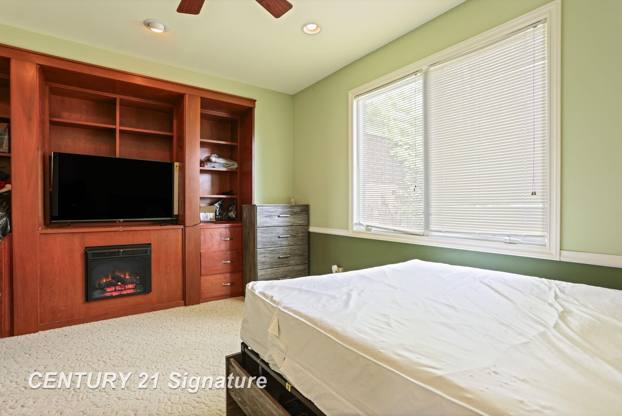 Saginaw, Michigan, 48603, United States, 4 Bedrooms Bedrooms, ,4 BathroomsBathrooms,Residential,For Sale,1920670