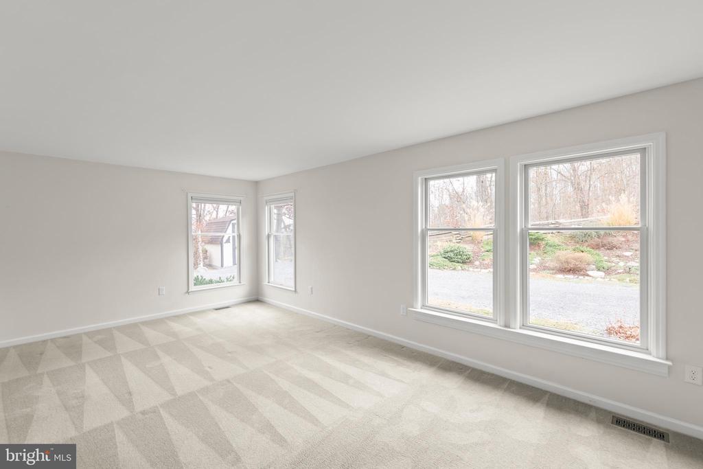 Strasburg, Virginia, 22657, United States, 2 Bedrooms Bedrooms, ,2 BathroomsBathrooms,Residential,For Sale,1996820