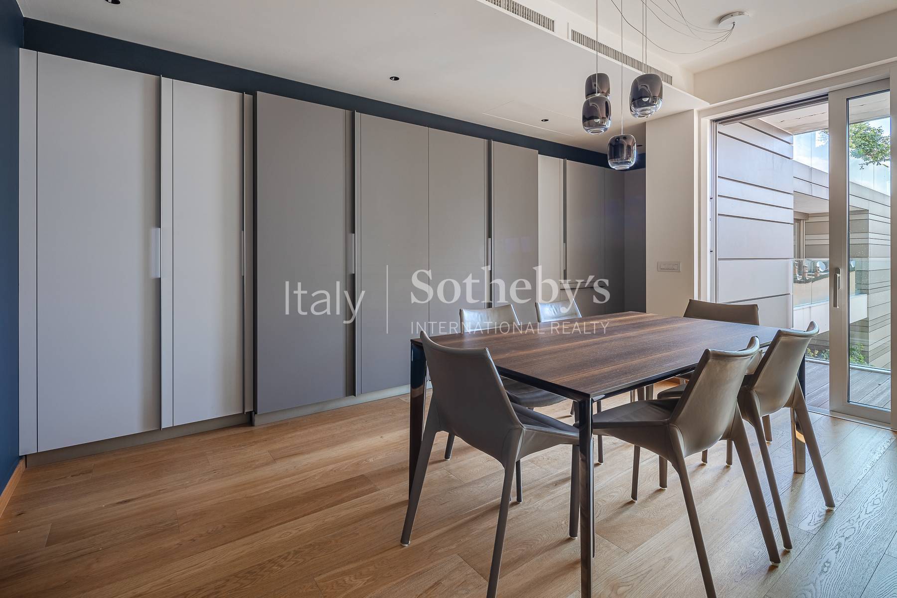  Prestigious penthouse in a period-style building - 物件實景