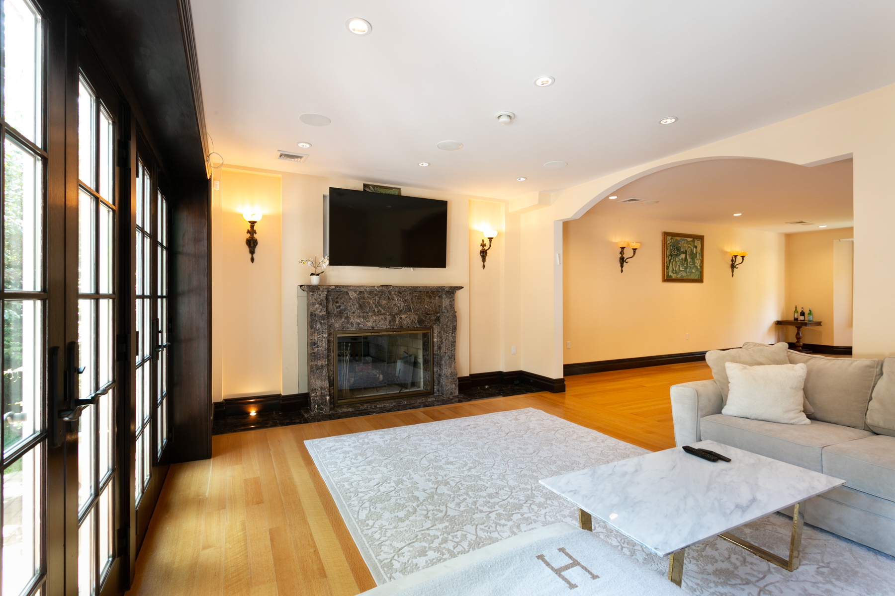  ?GREEK REVIVAL CENTER HALL COLONIAL? - 物件實景