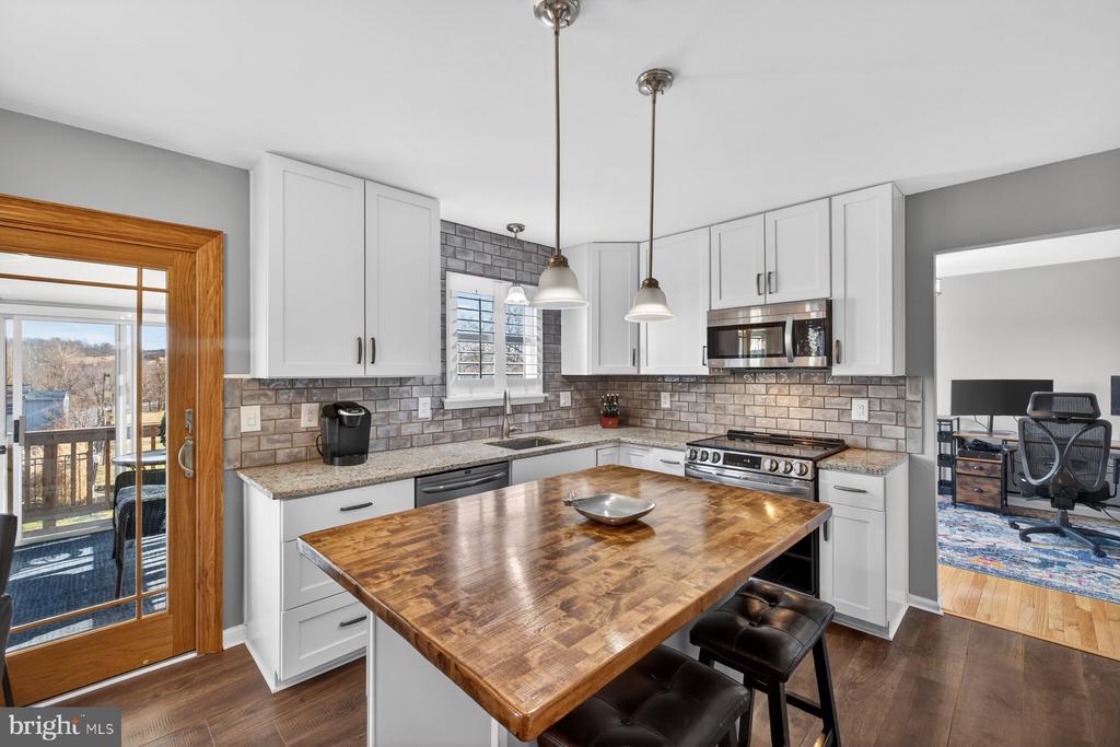 Adamstown, Maryland, 21710, United States, 3 Bedrooms Bedrooms, ,4 BathroomsBathrooms,Residential,For Sale,2012547